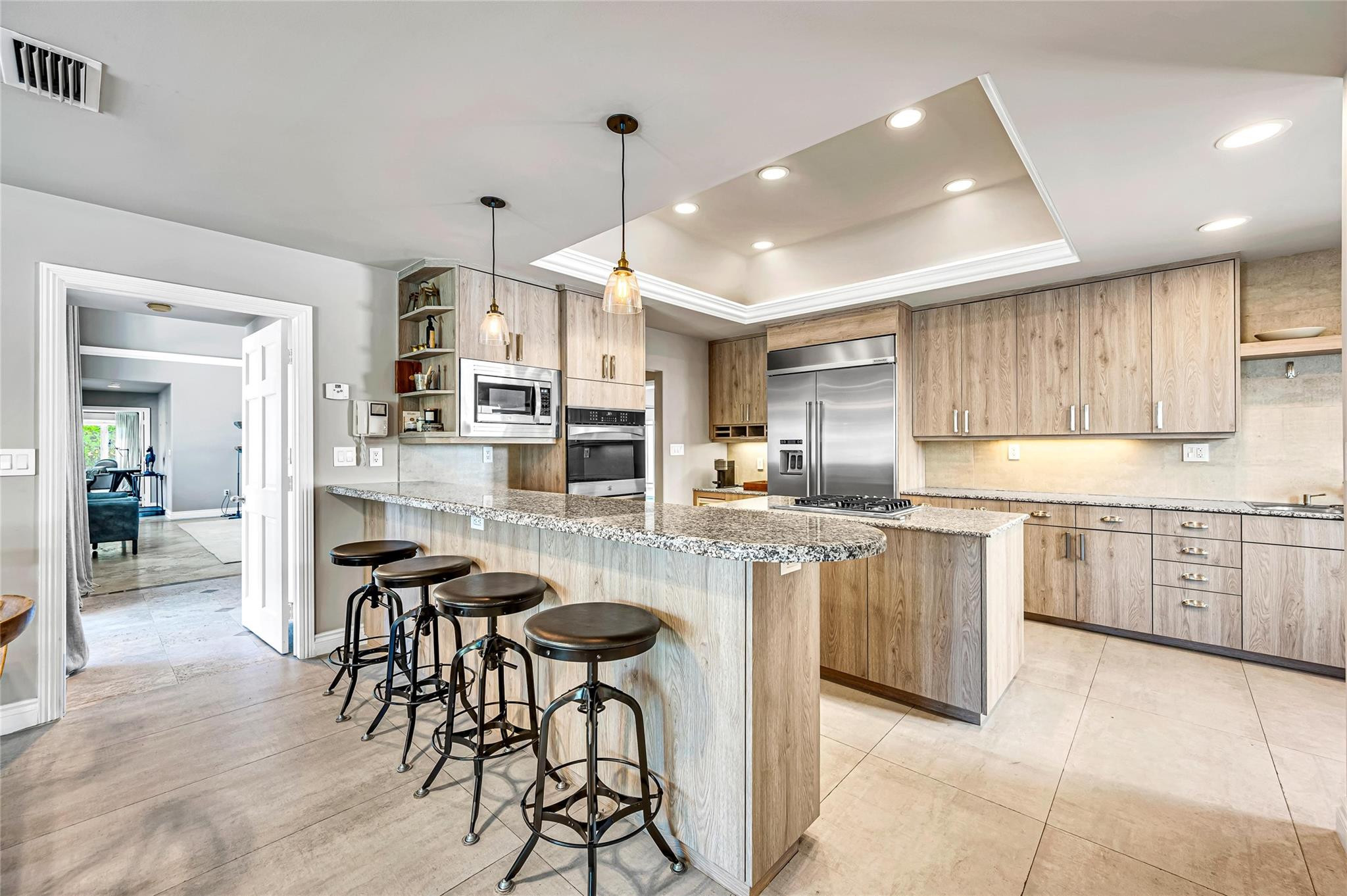 166 Royal Palm Fort Lauderdale, FL 33301