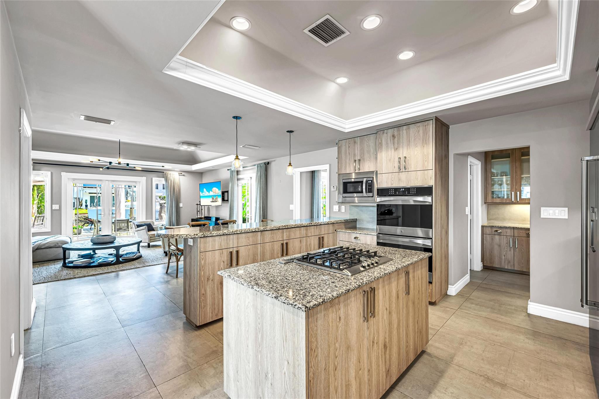 166 Royal Palm Fort Lauderdale, FL 33301