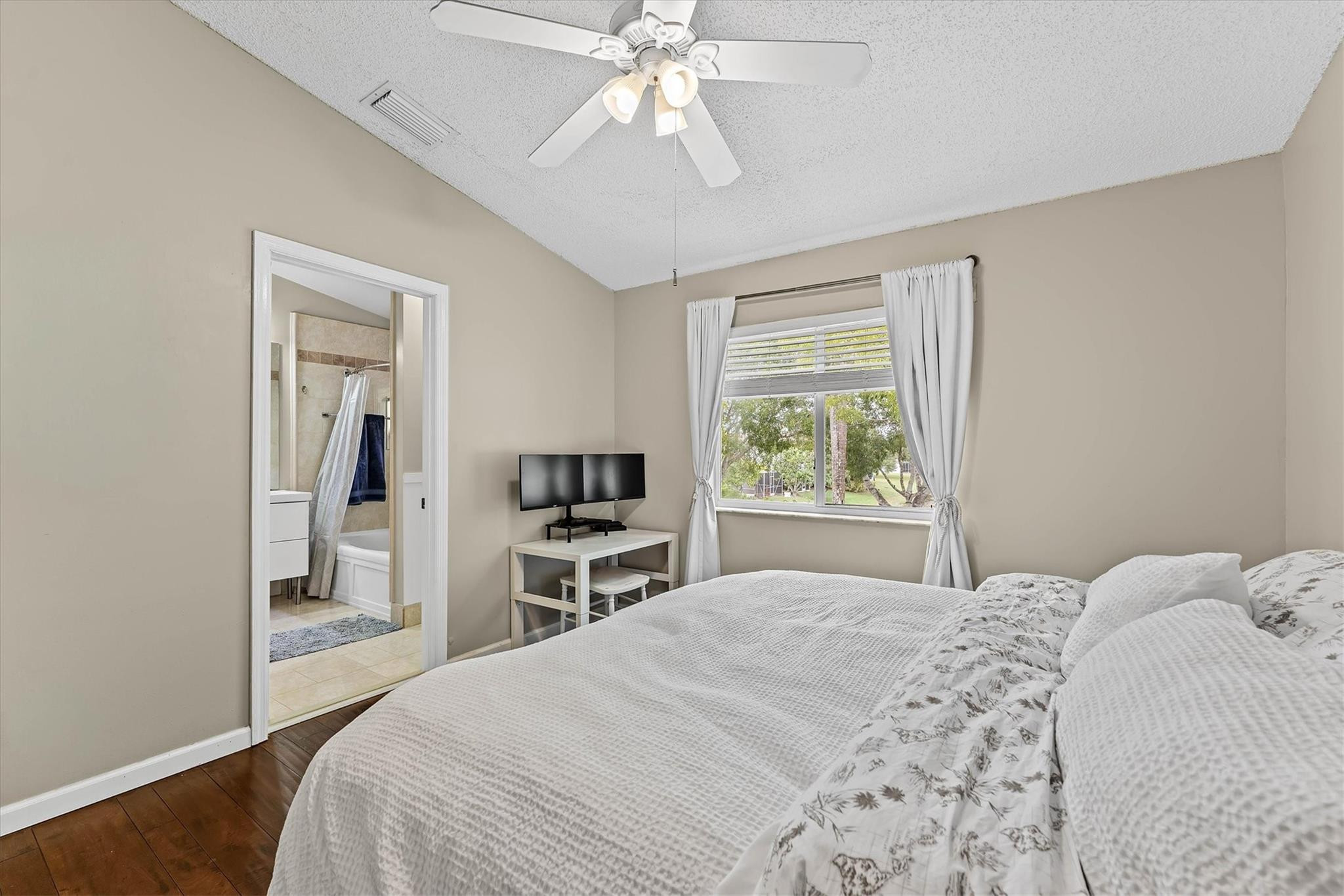 20815 NW 2nd #20815 Pembroke Pines, FL 33029