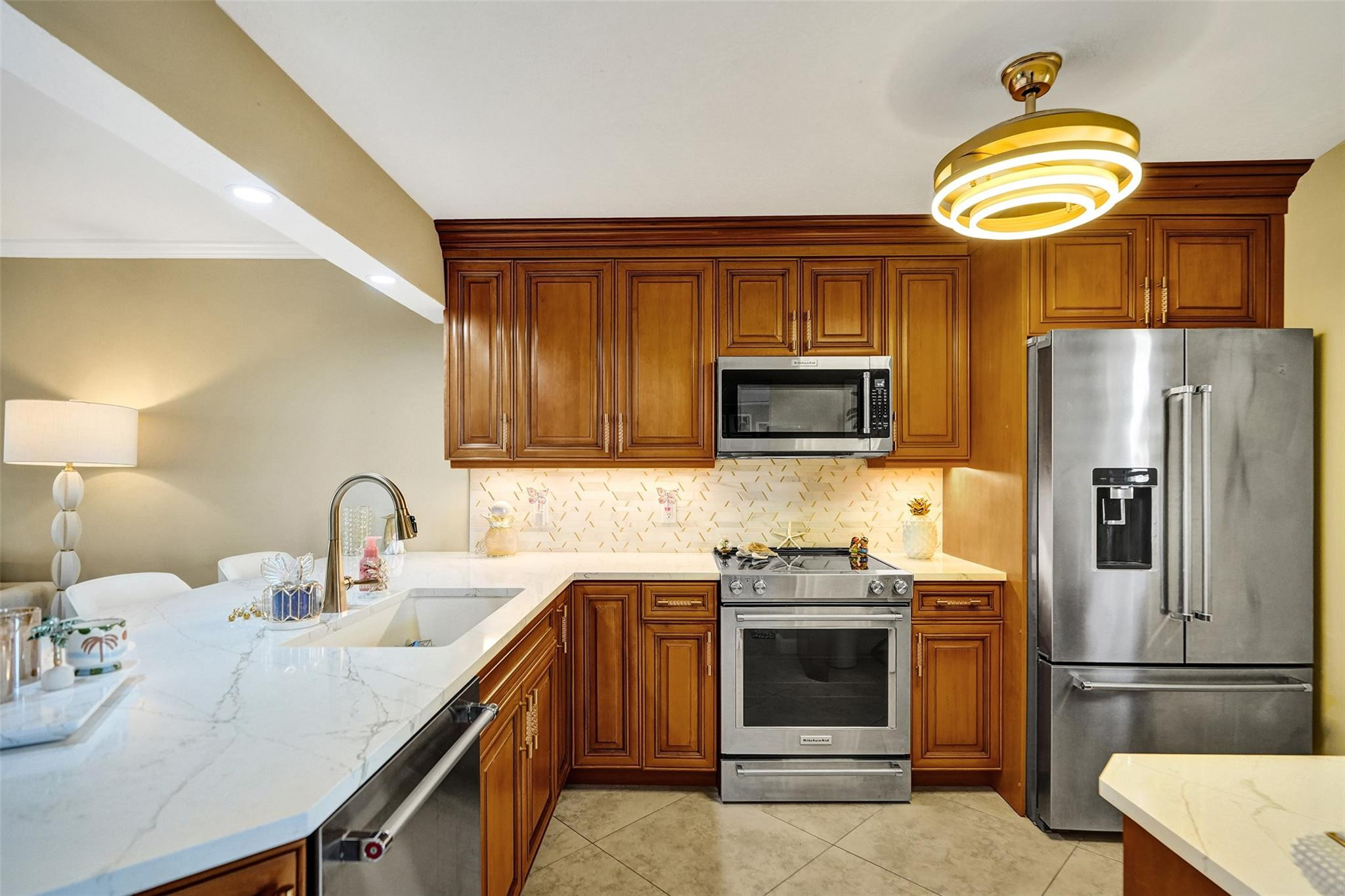 3180 NE 48th #404 Lighthouse Point, FL 33064