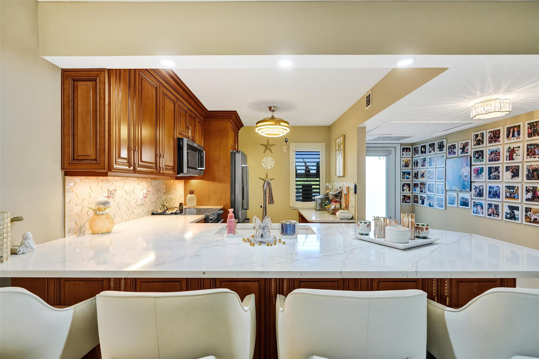 3180 NE 48th #404 Lighthouse Point, FL 33064