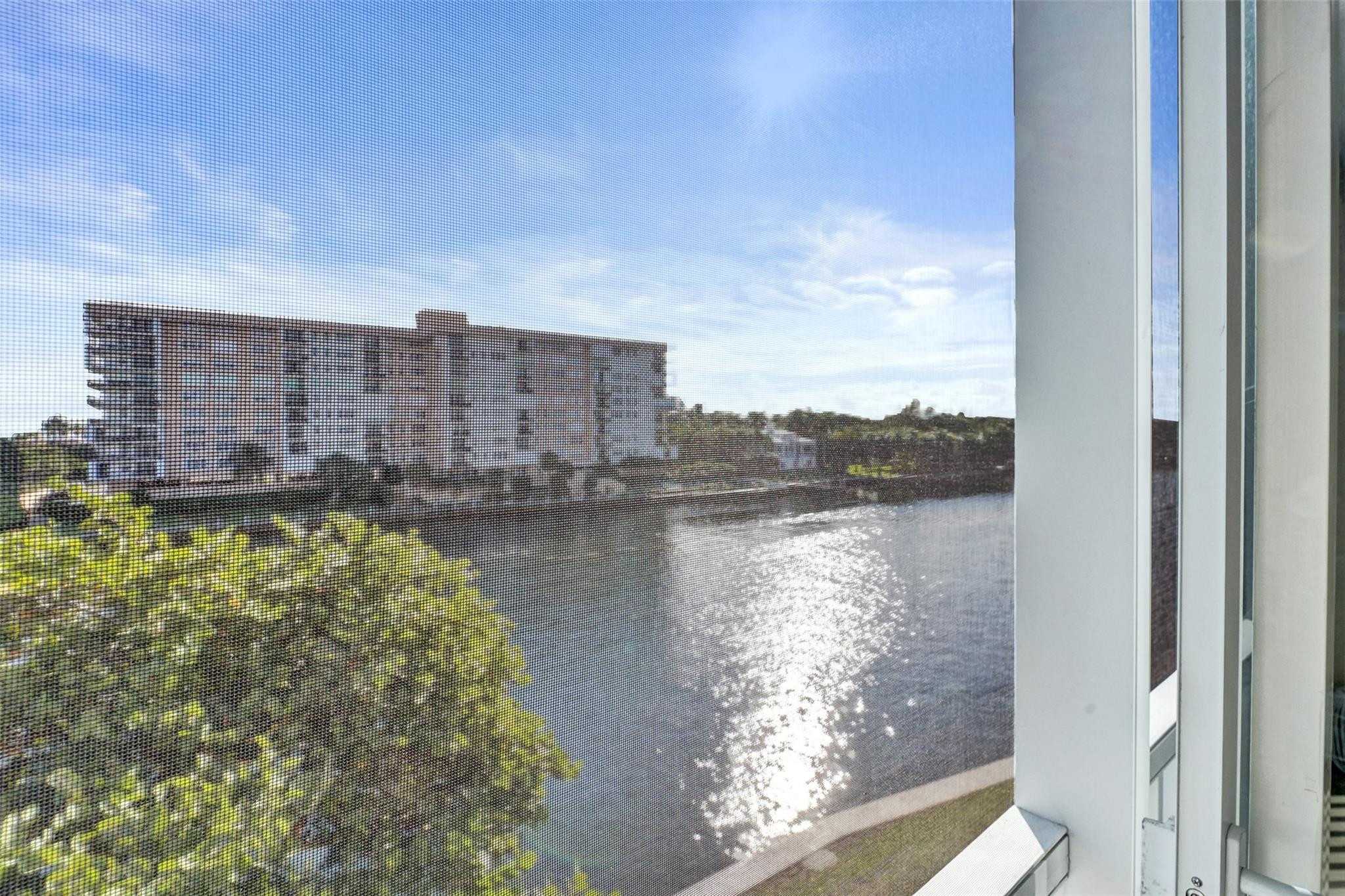 3180 NE 48th #404 Lighthouse Point, FL 33064