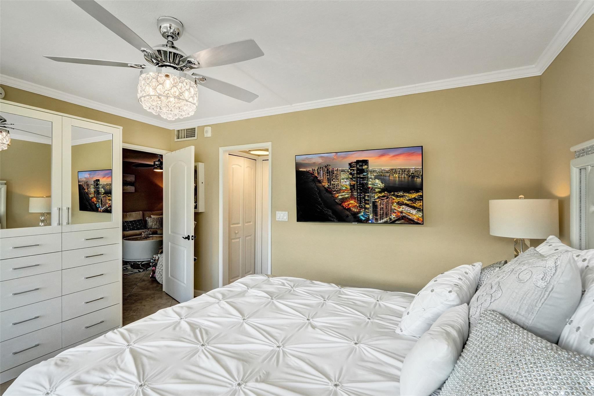 3180 NE 48th #404 Lighthouse Point, FL 33064