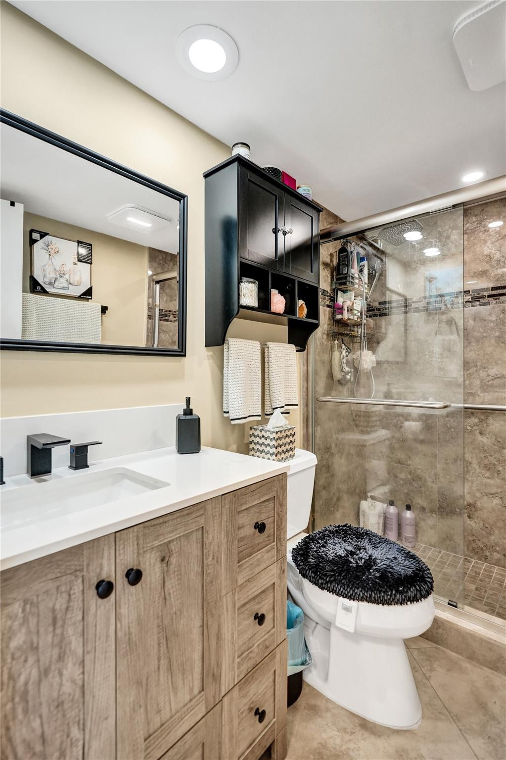 3180 NE 48th #404 Lighthouse Point, FL 33064