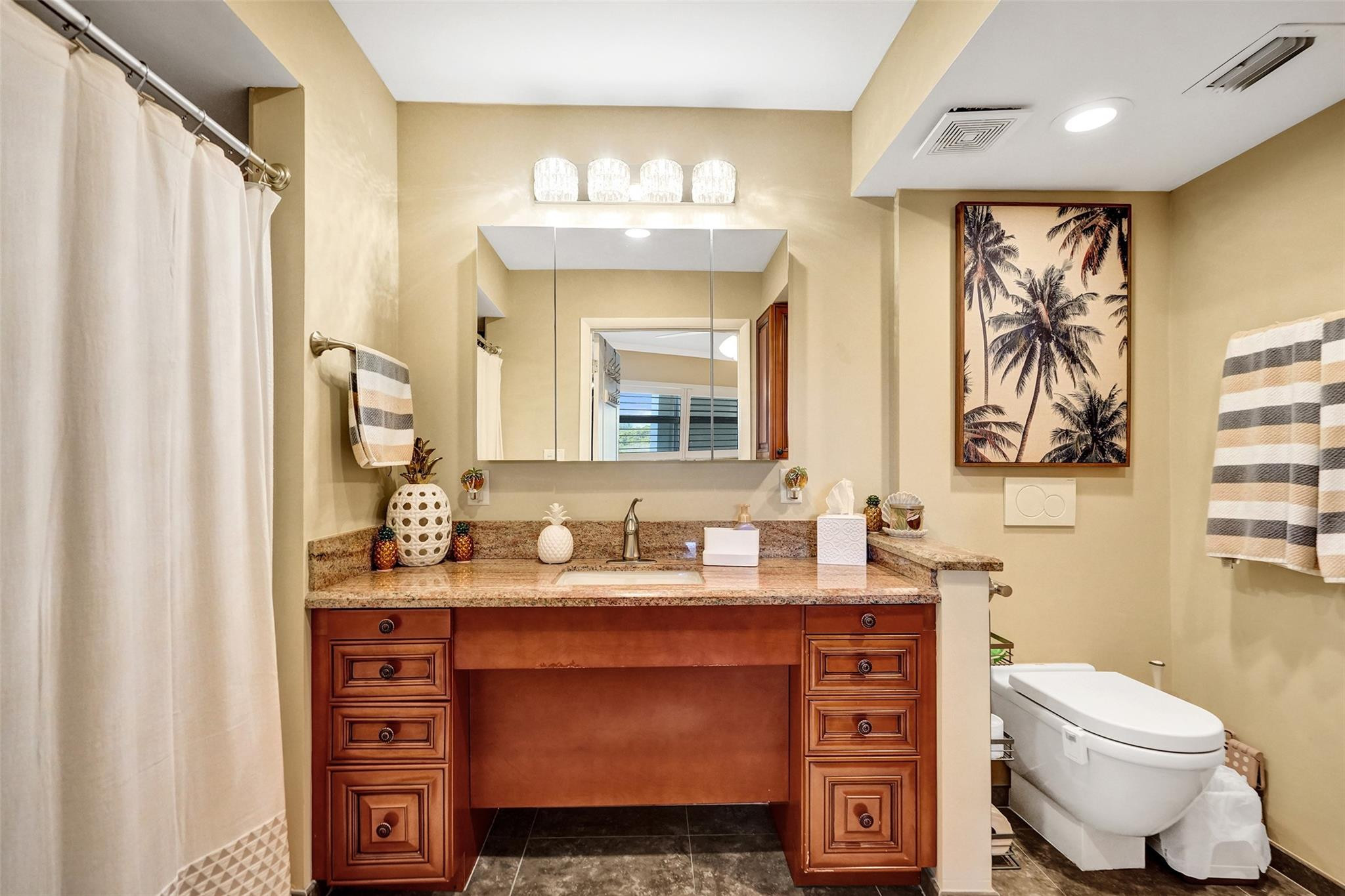 3180 NE 48th #404 Lighthouse Point, FL 33064