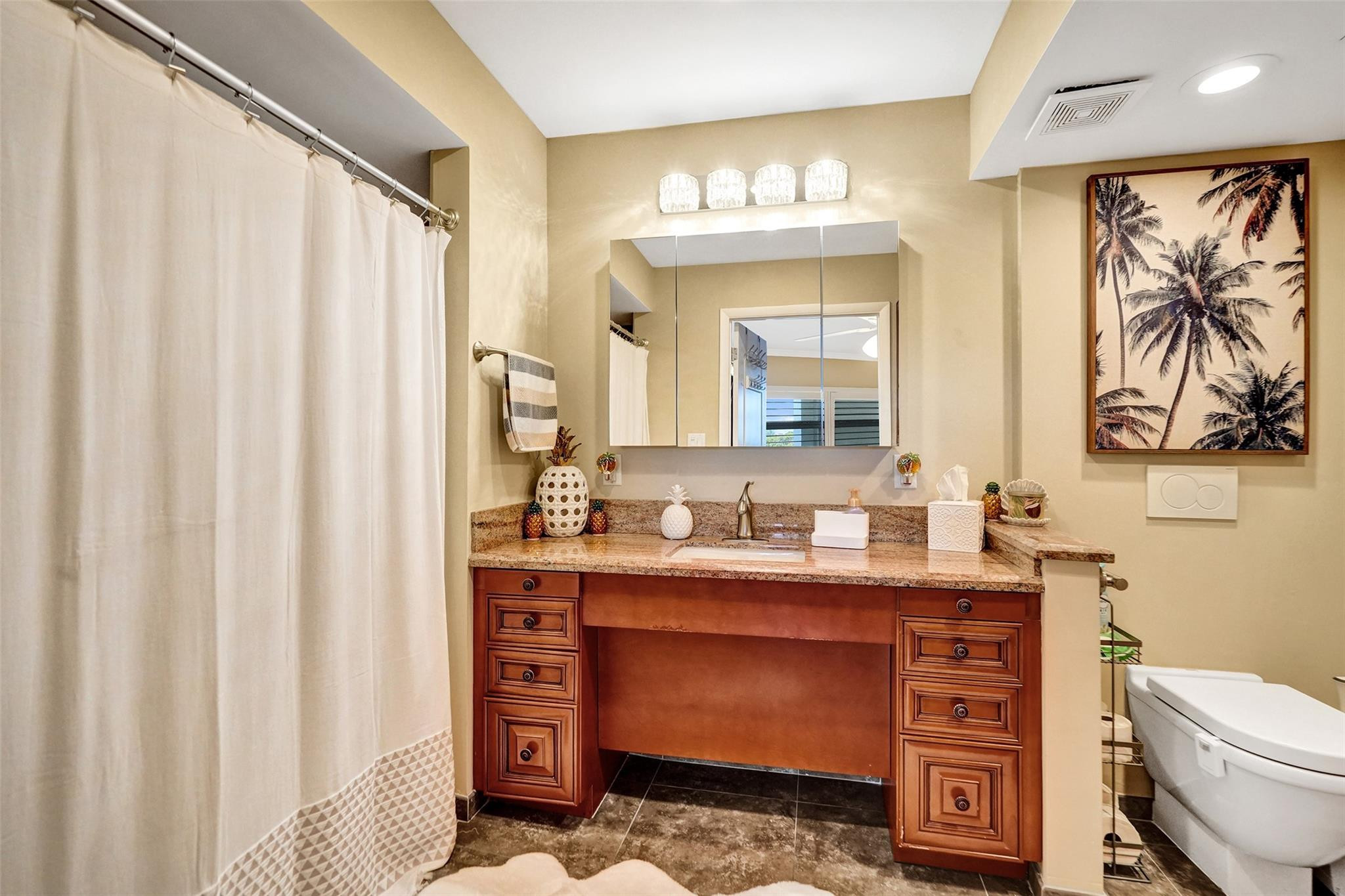 3180 NE 48th #404 Lighthouse Point, FL 33064