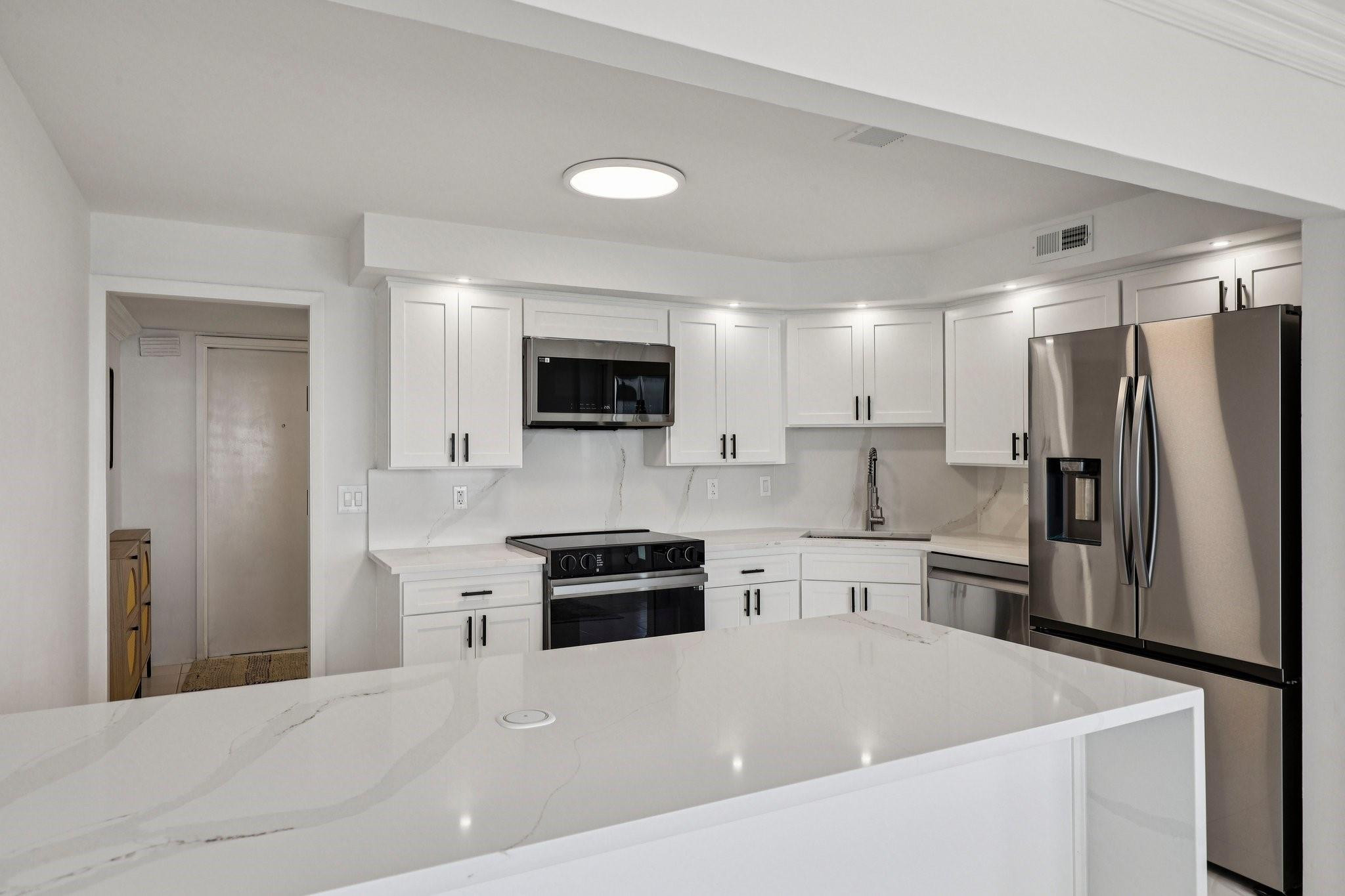 111 N Pompano Bch #1801 Pompano Beach, FL 33062