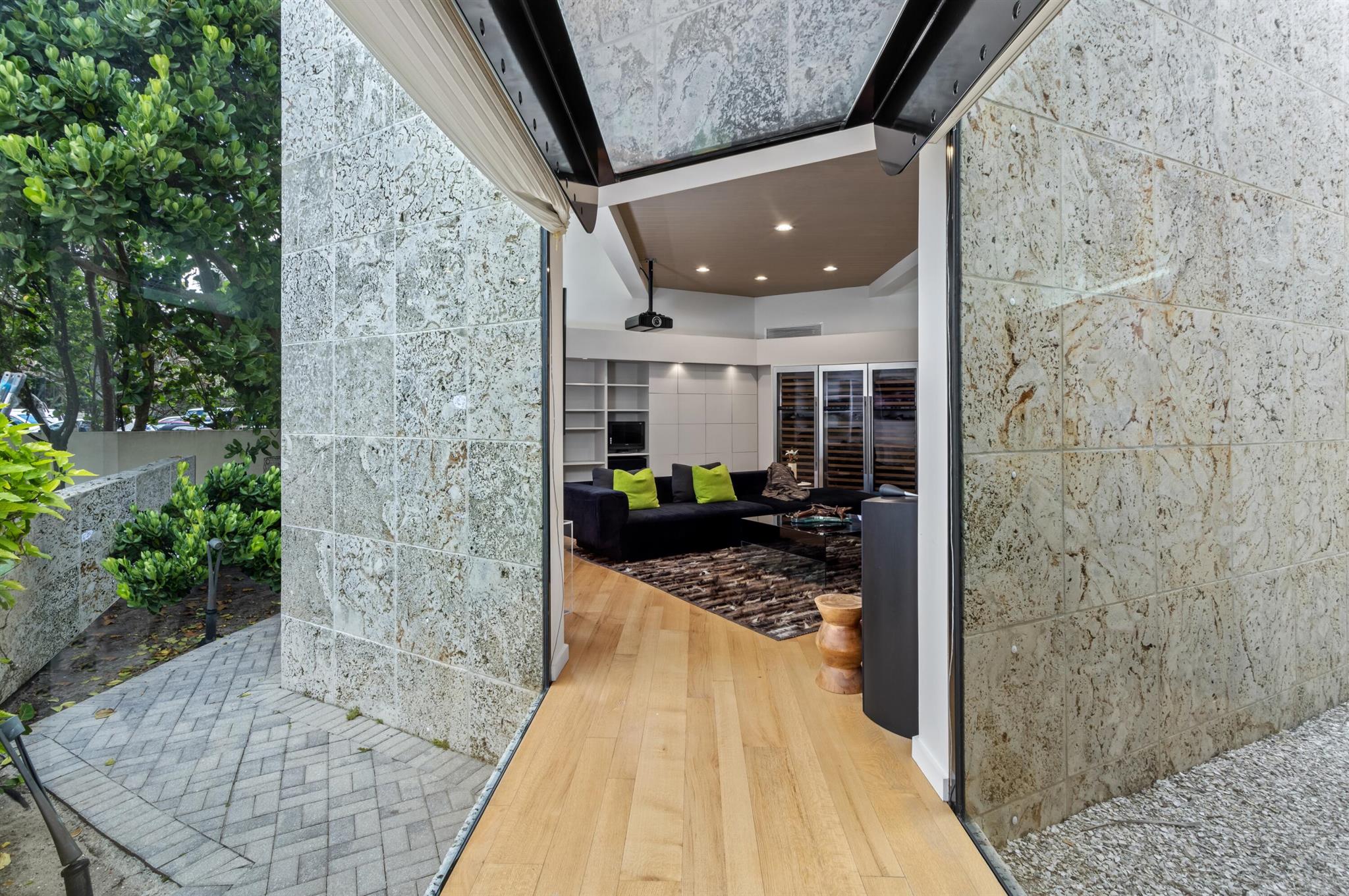 880 S Ocean Blvd Manalapan, FL 33462