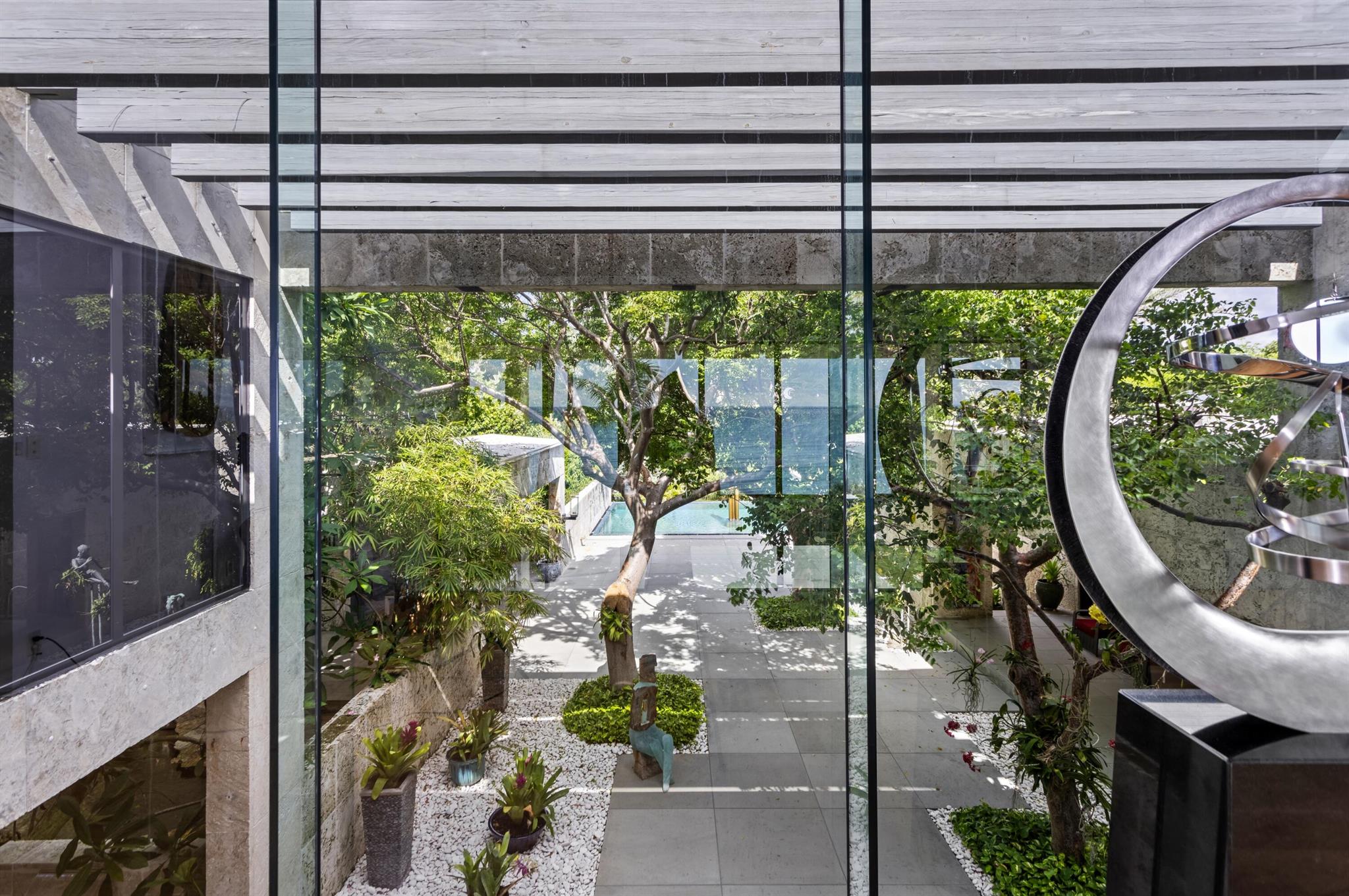 880 S Ocean Blvd Manalapan, FL 33462