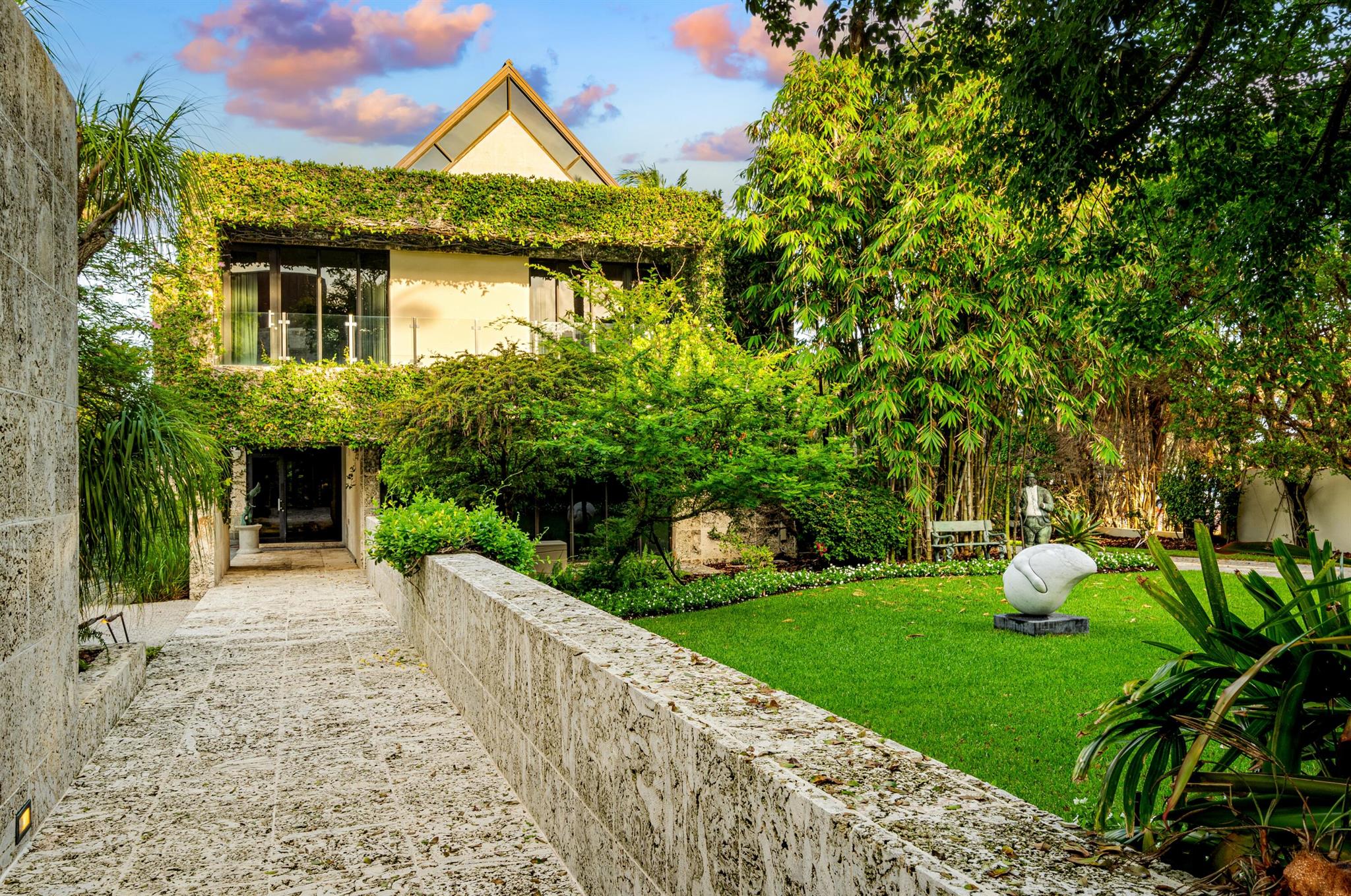 880 S Ocean Blvd Manalapan, FL 33462