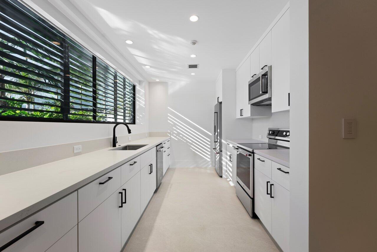 1160 S Ocean Blvd Manalapan, FL 33462 1160 S Ocean Blvd Manalapan, FL 33462