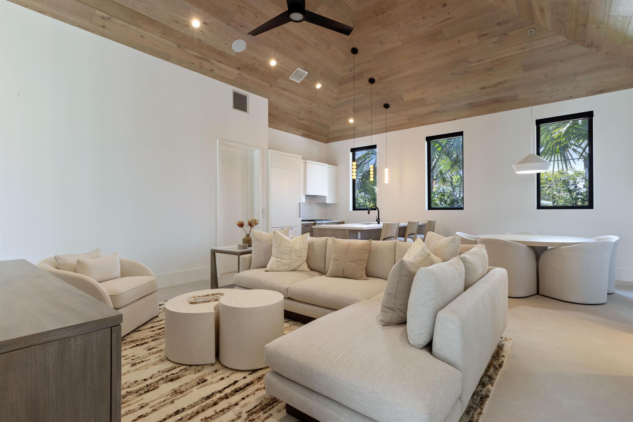 1160 S Ocean Blvd Manalapan, FL 33462 1160 S Ocean Blvd Manalapan, FL 33462