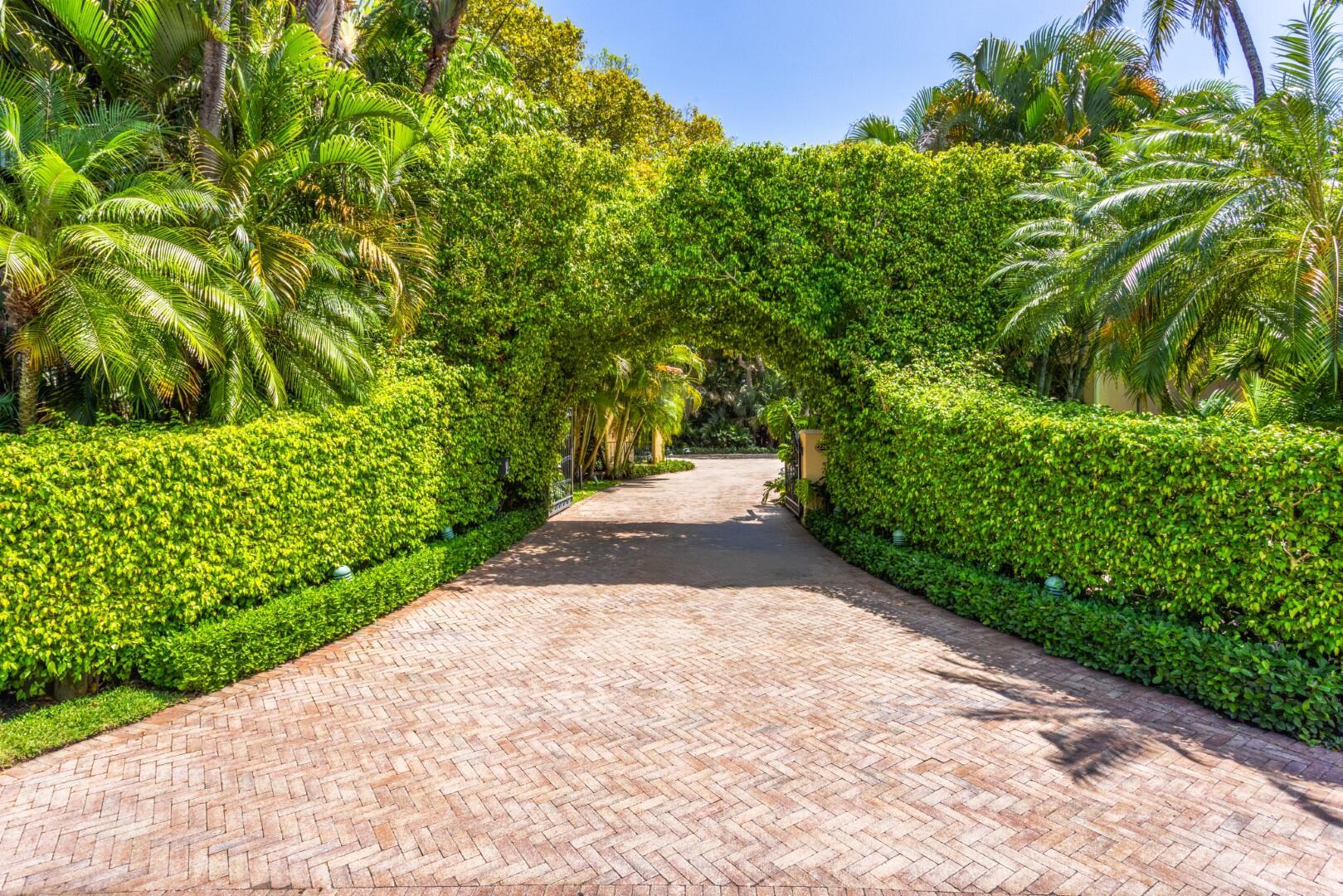 226 Via Las Brisas Palm Beach, FL 33480