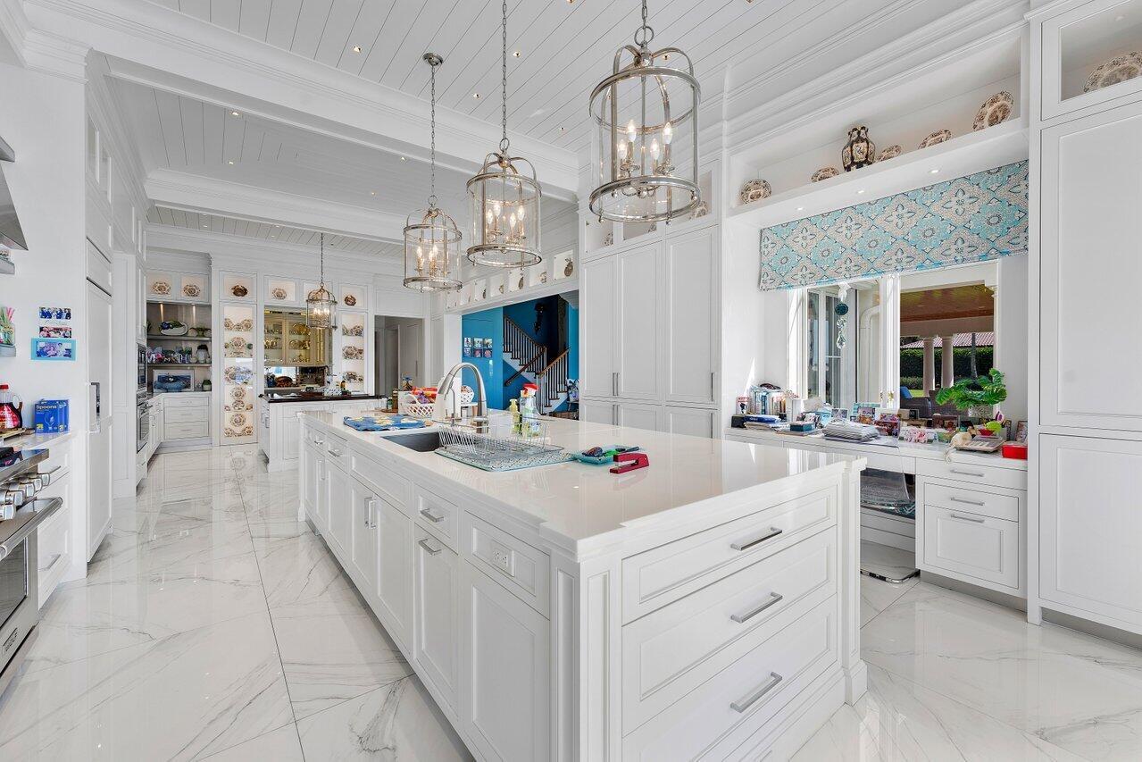 1275 Lands End Rd Manalapan, FL 33462