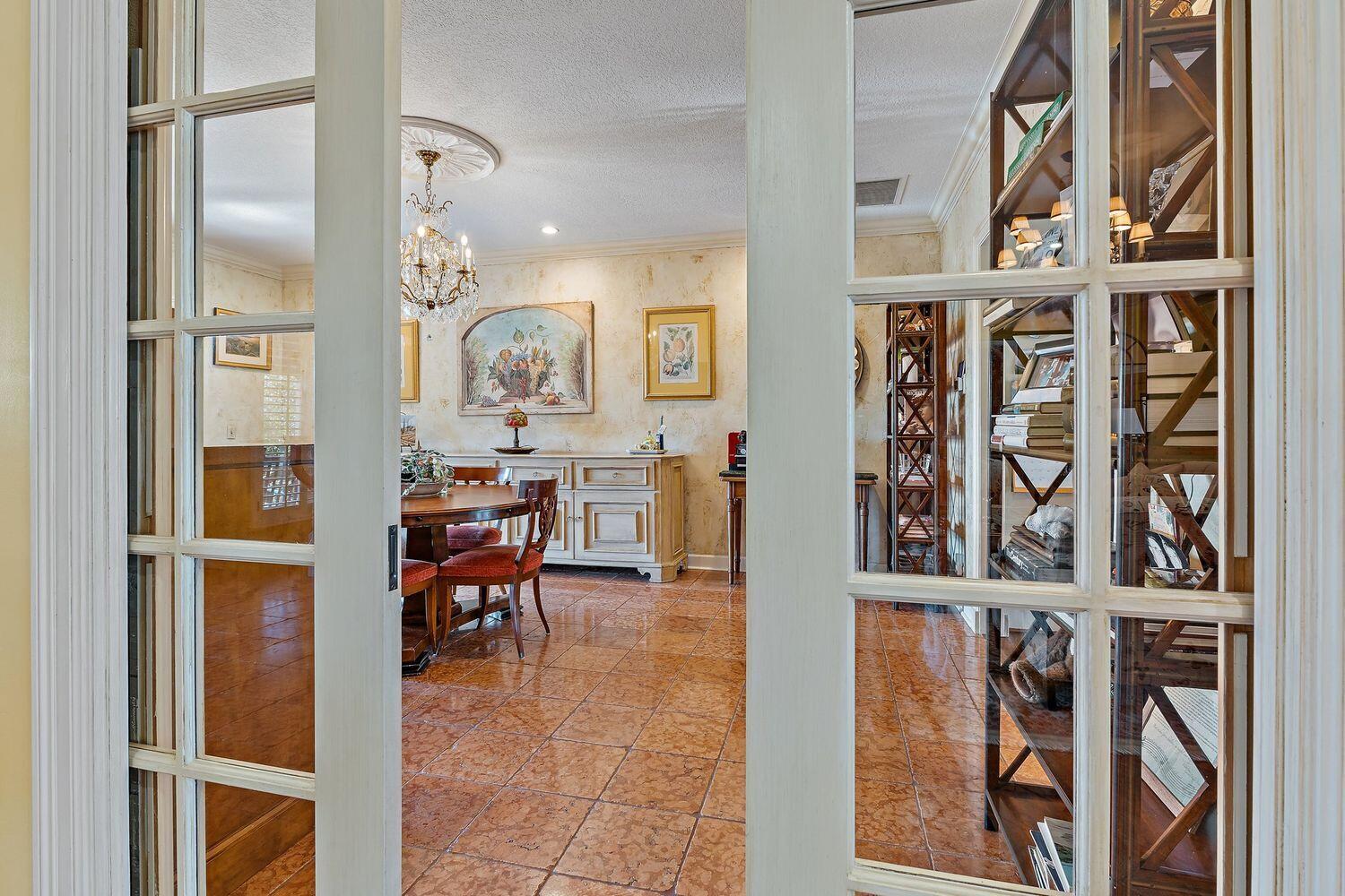 527 S Beach Rd Jupiter Island, FL 33455