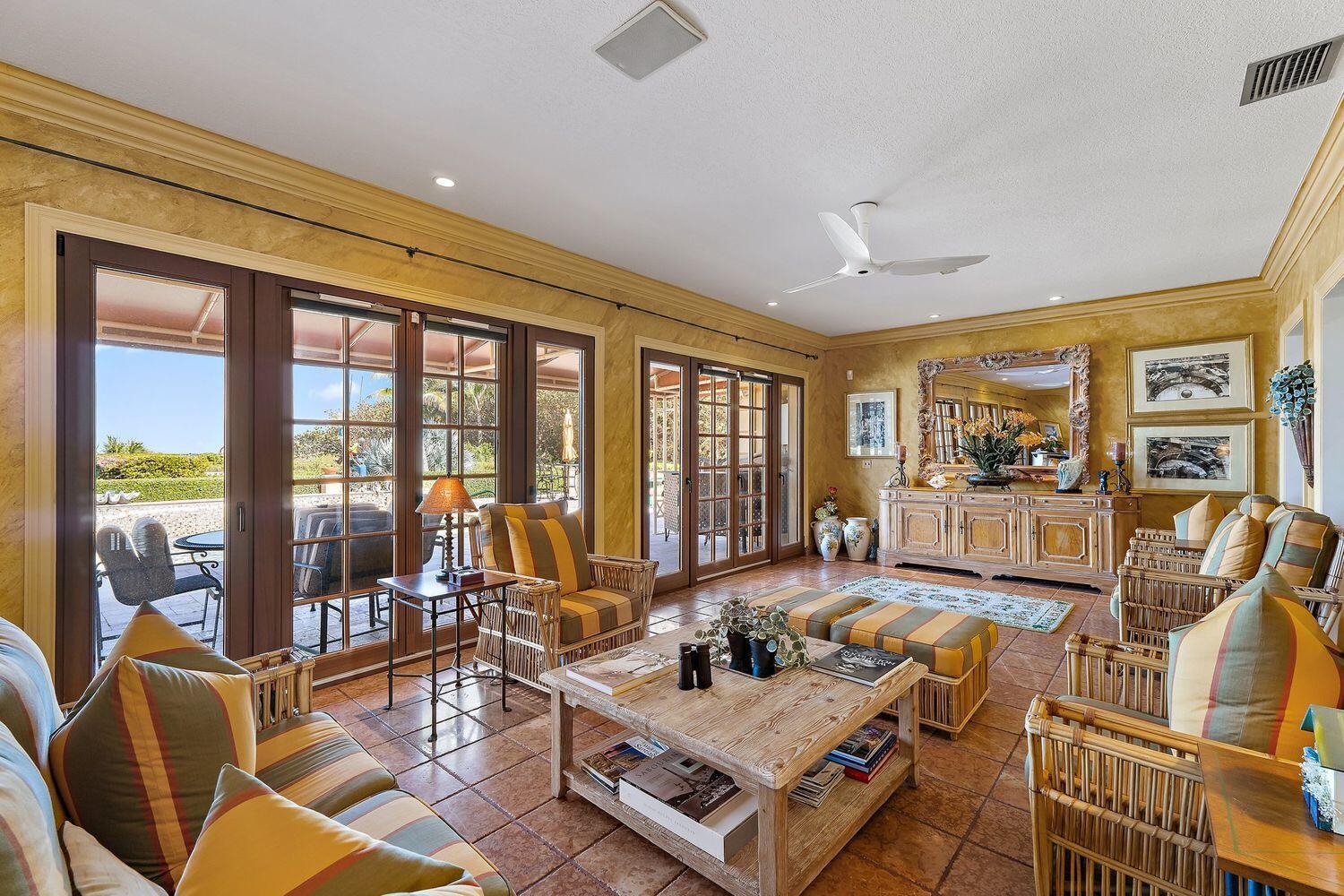 527 S Beach Rd Jupiter Island, FL 33455