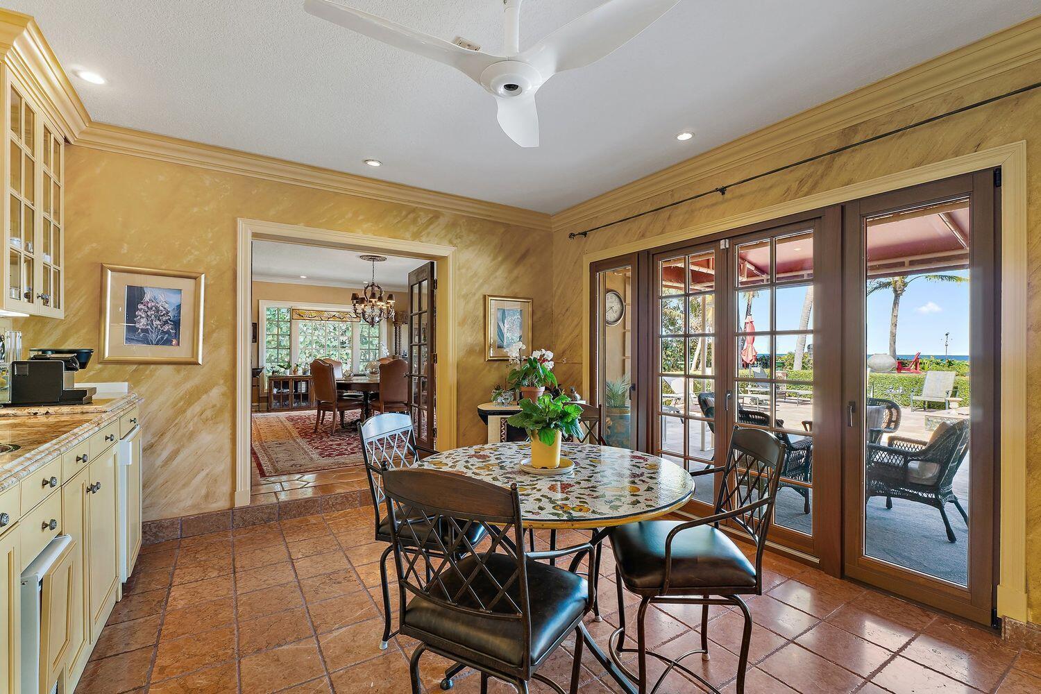 527 S Beach Rd Jupiter Island, FL 33455