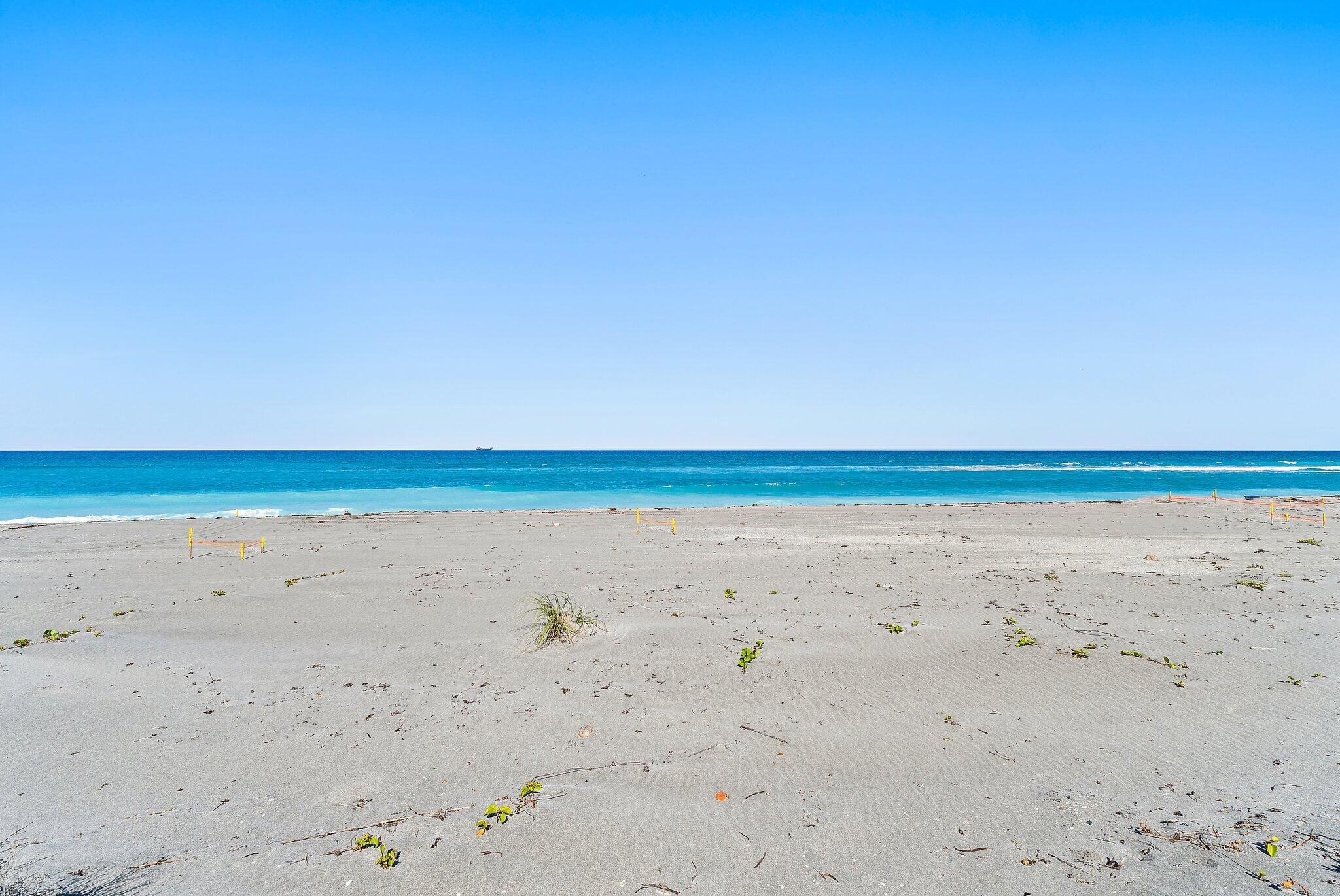 527 S Beach Rd Jupiter Island, FL 33455