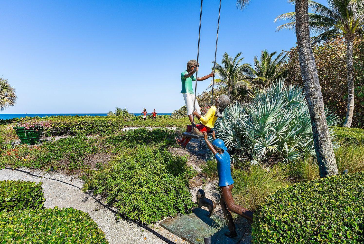 527 S Beach Rd Jupiter Island, FL 33455