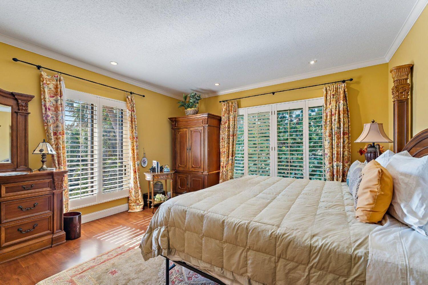 527 S Beach Rd Jupiter Island, FL 33455