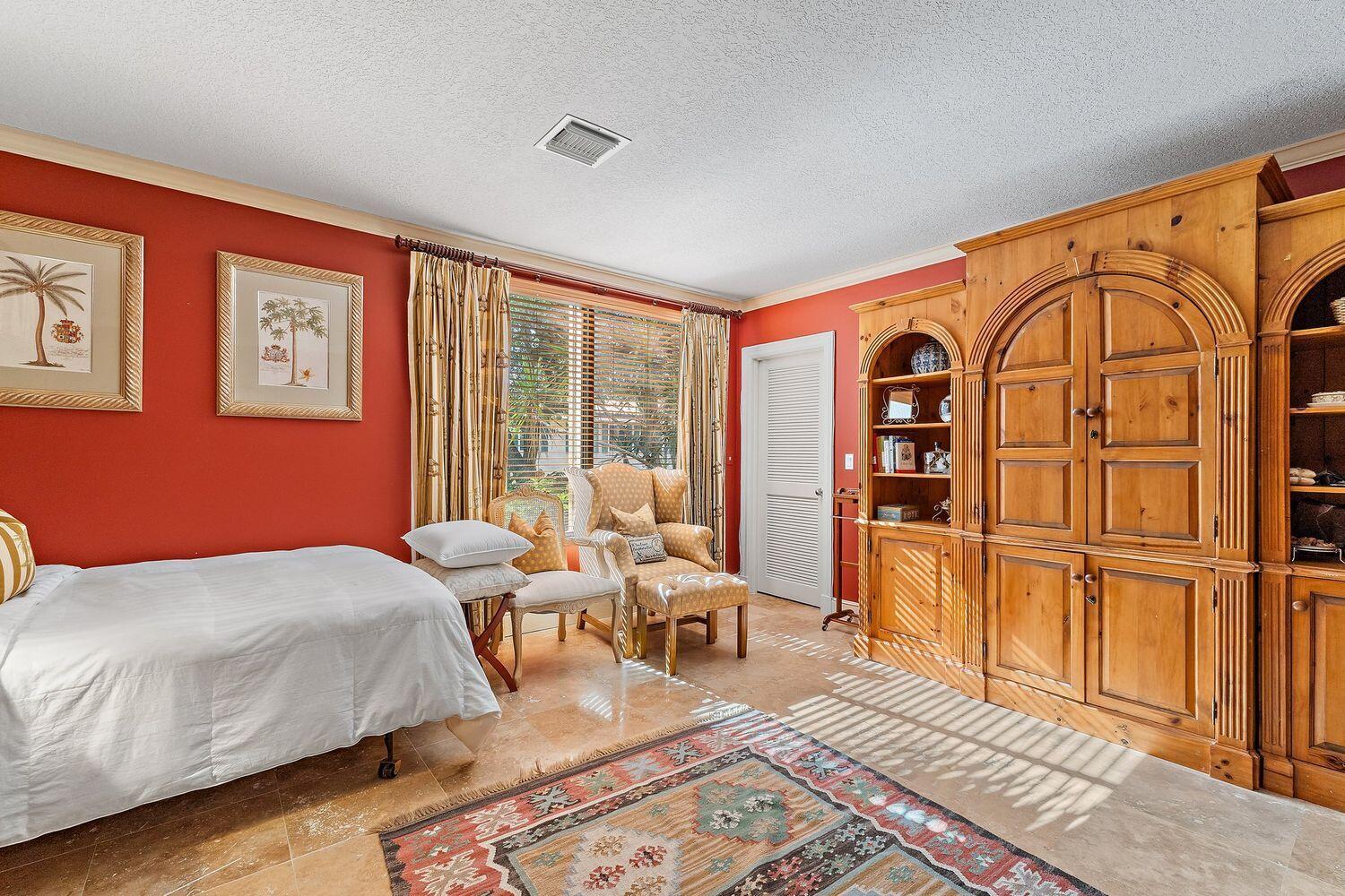 527 S Beach Rd Jupiter Island, FL 33455