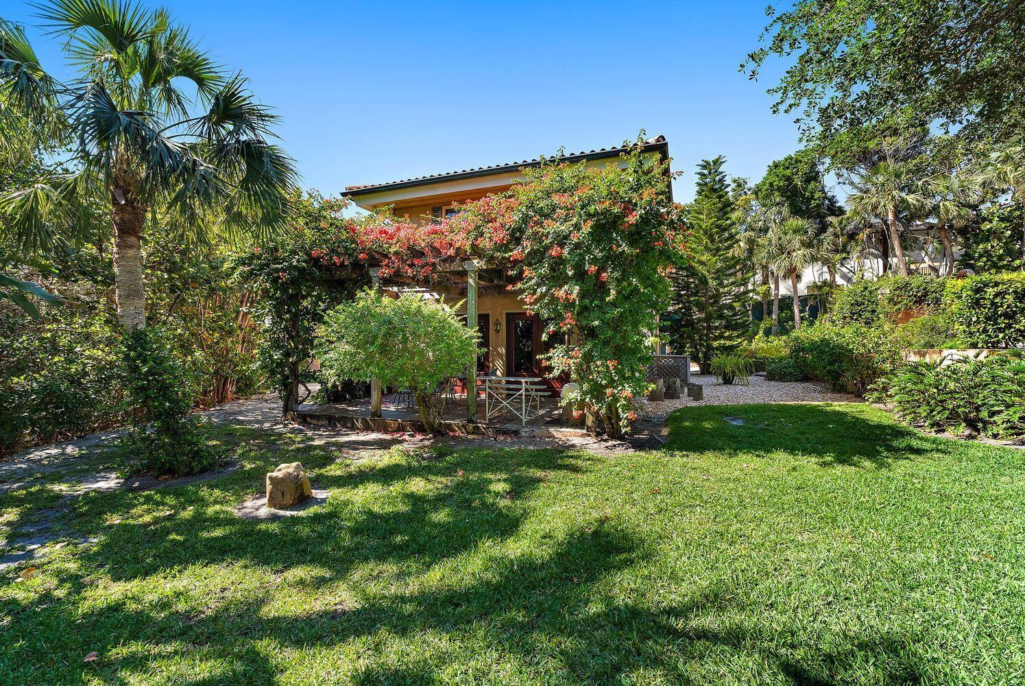 527 S Beach Rd Jupiter Island, FL 33455