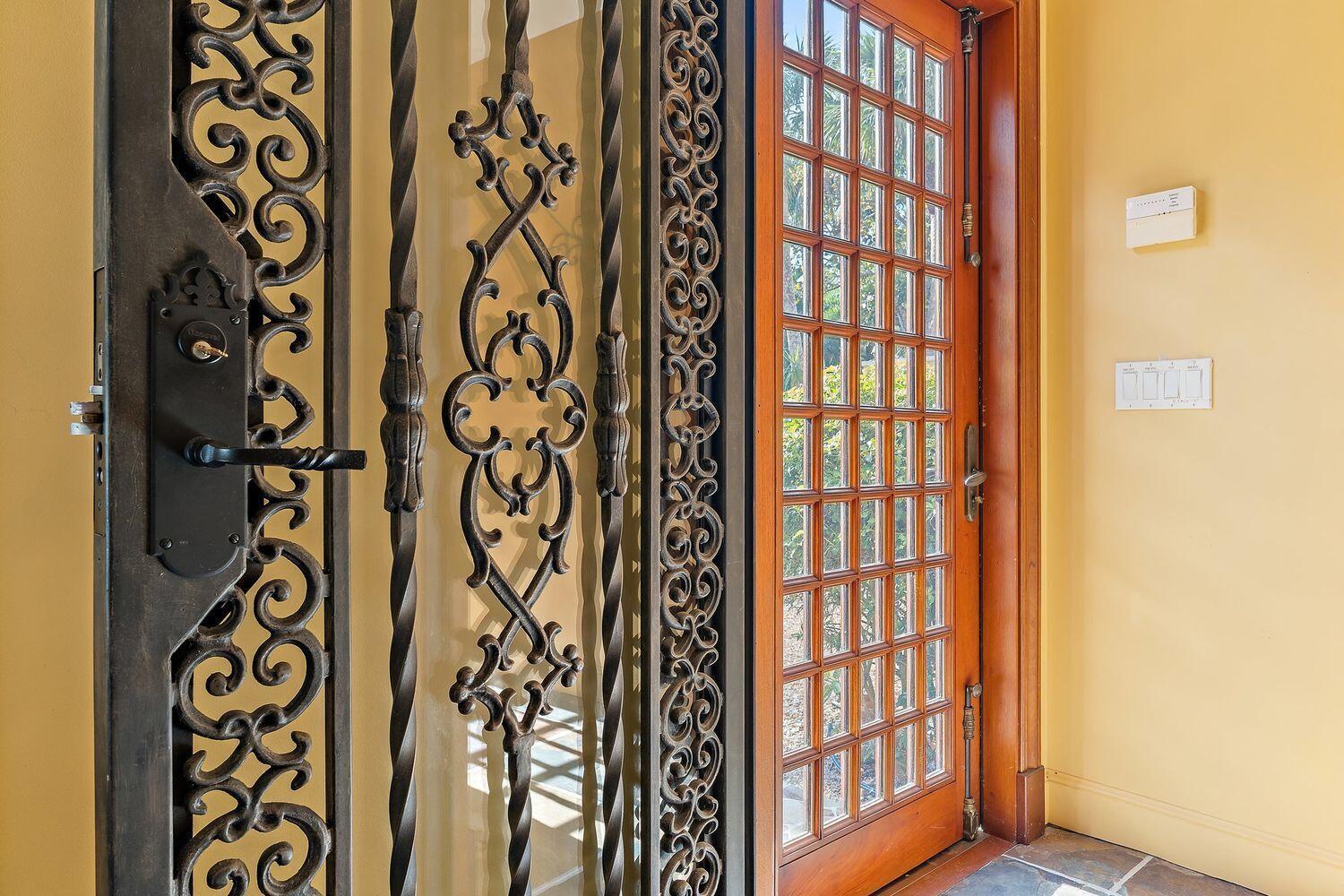 527 S Beach Rd Jupiter Island, FL 33455