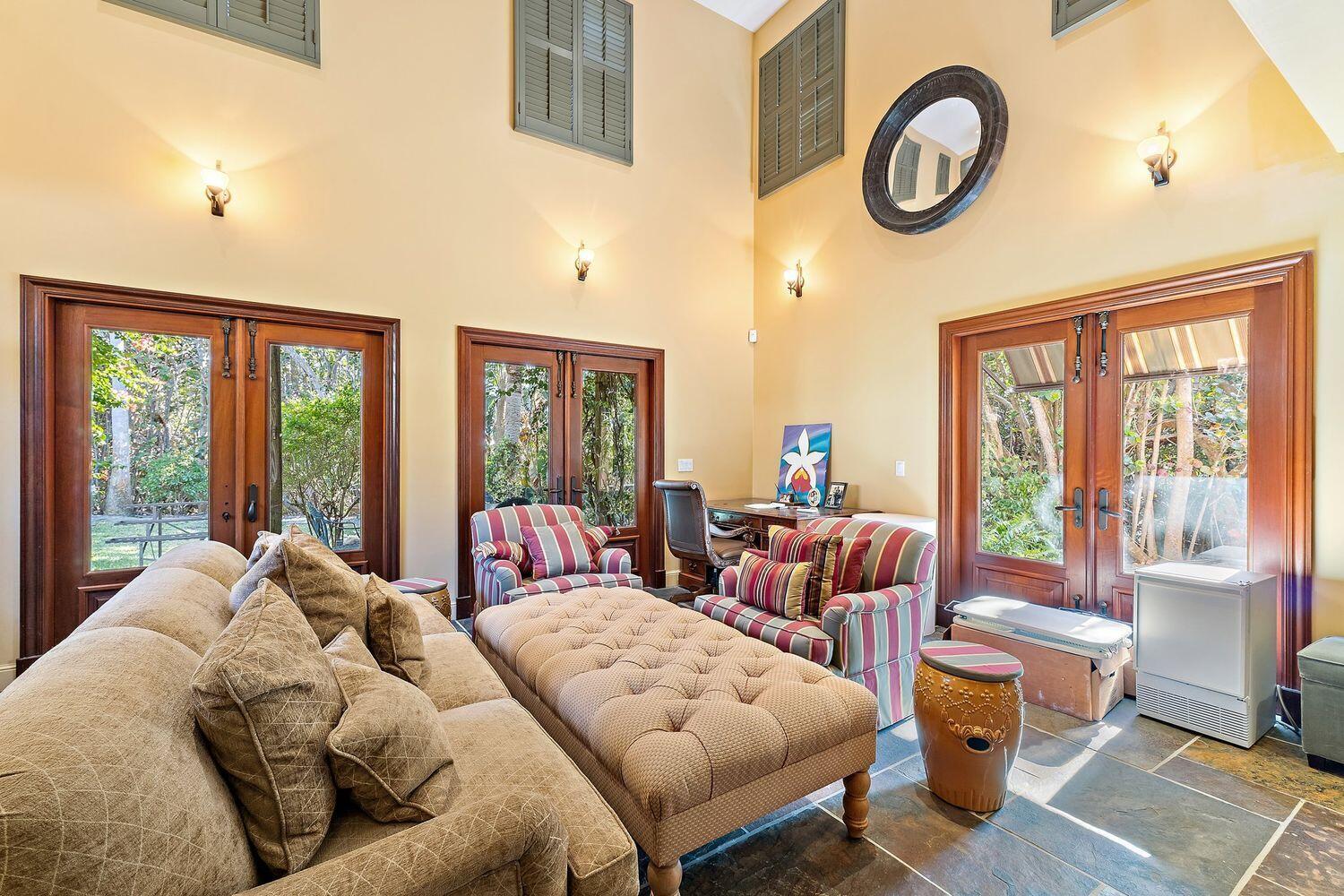 527 S Beach Rd Jupiter Island, FL 33455