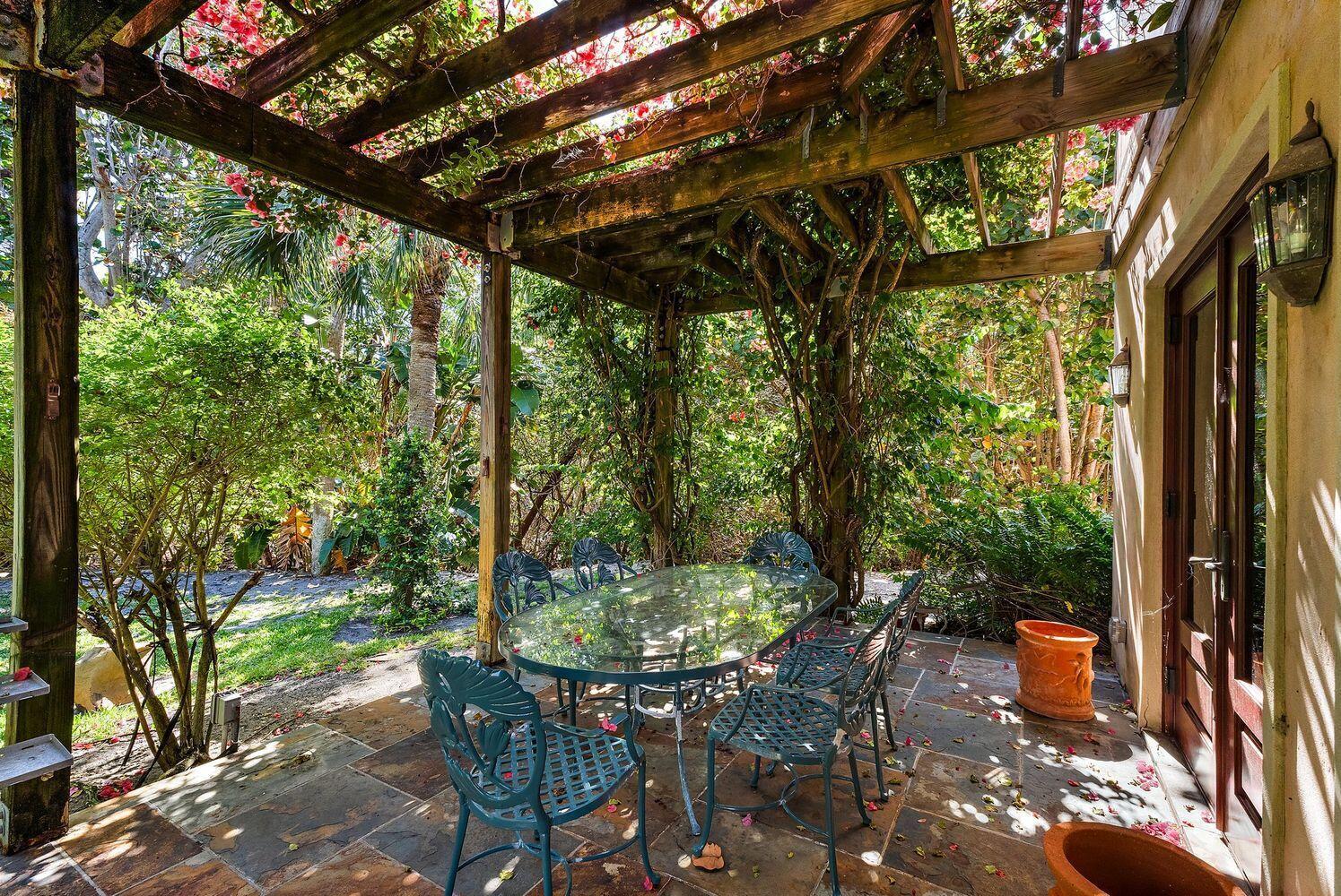 527 S Beach Rd Jupiter Island, FL 33455