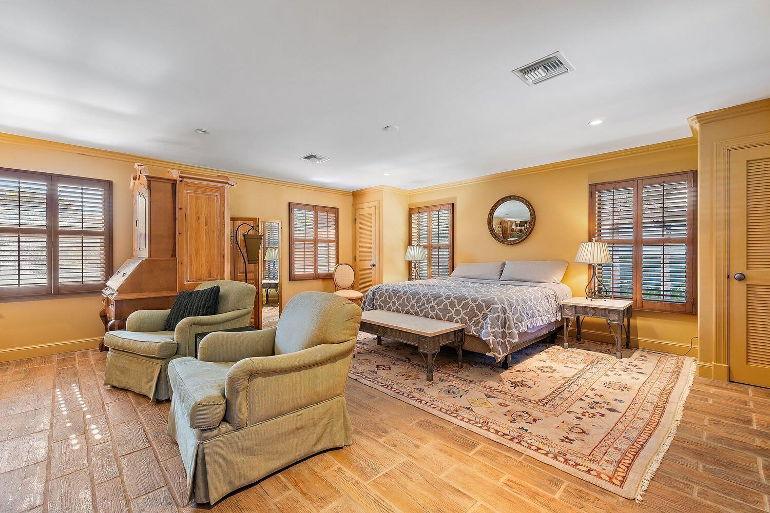 527 S Beach Rd Jupiter Island, FL 33455