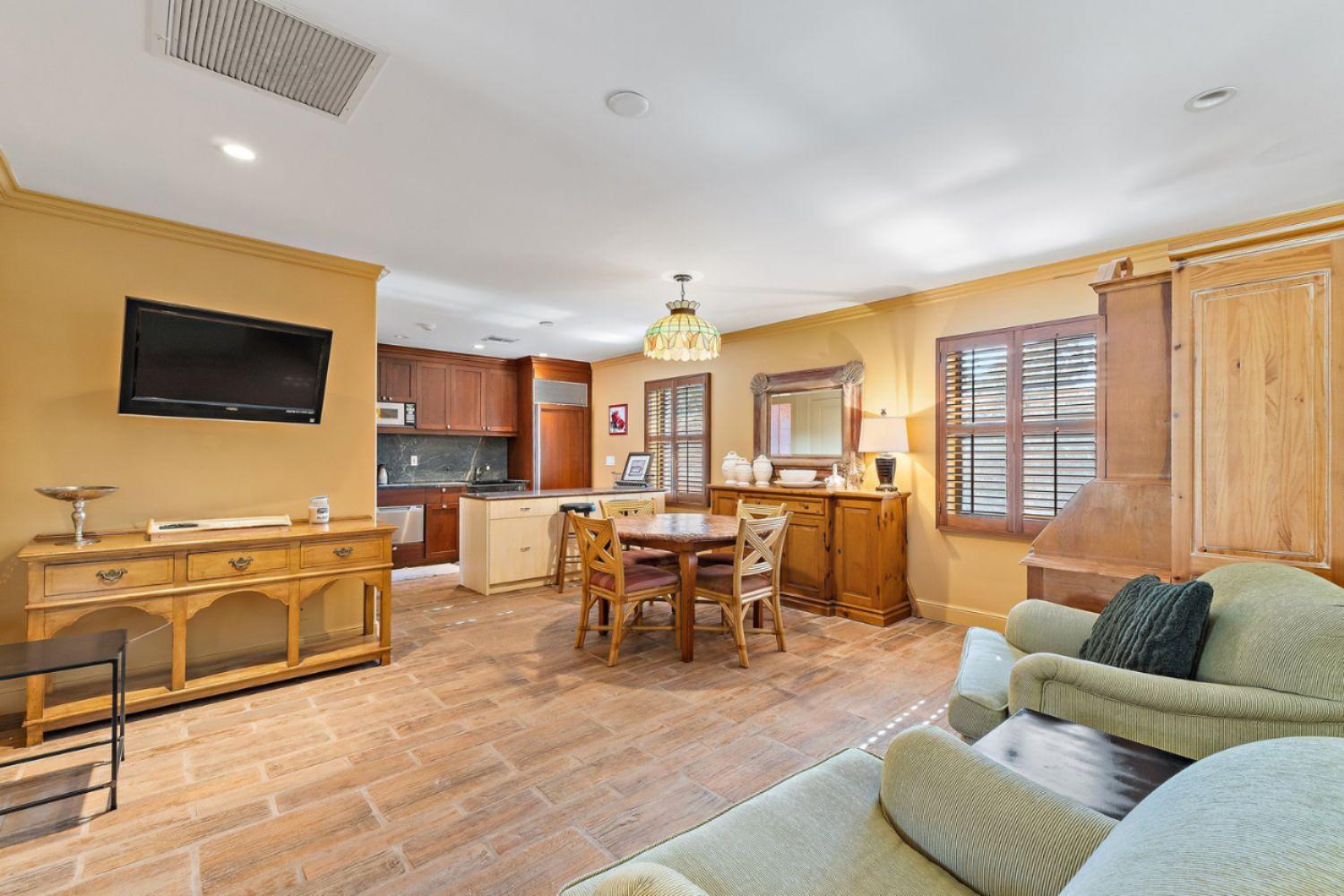 527 S Beach Rd Jupiter Island, FL 33455