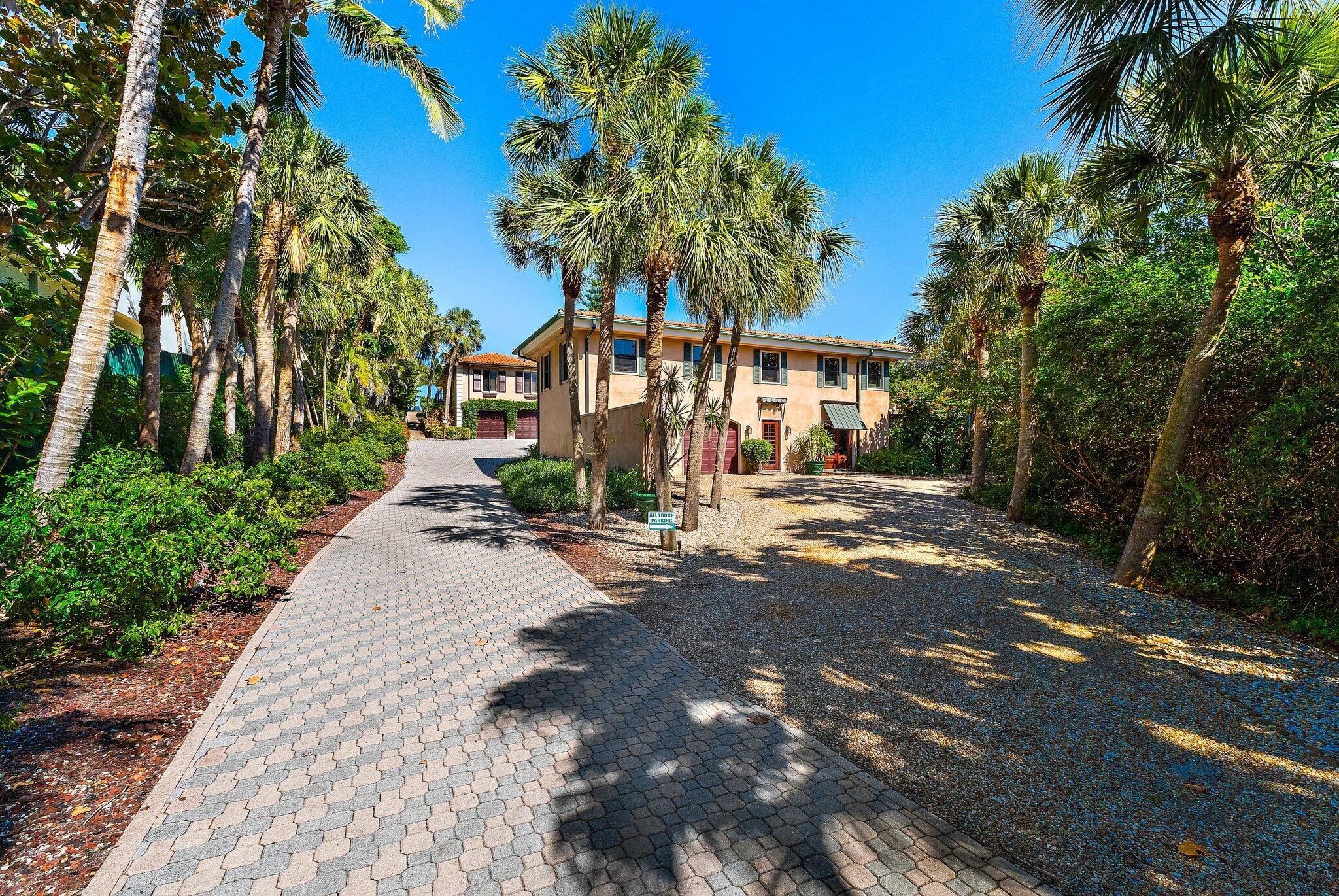 527 S Beach Rd Jupiter Island, FL 33455