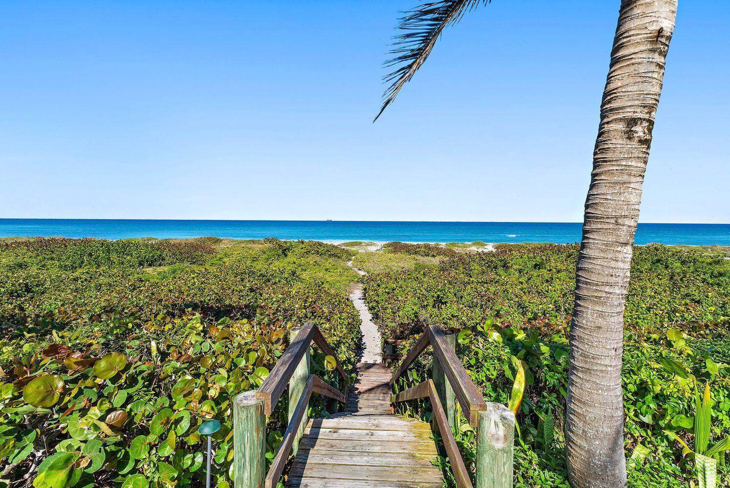 527 S Beach Rd Jupiter Island, FL 33455