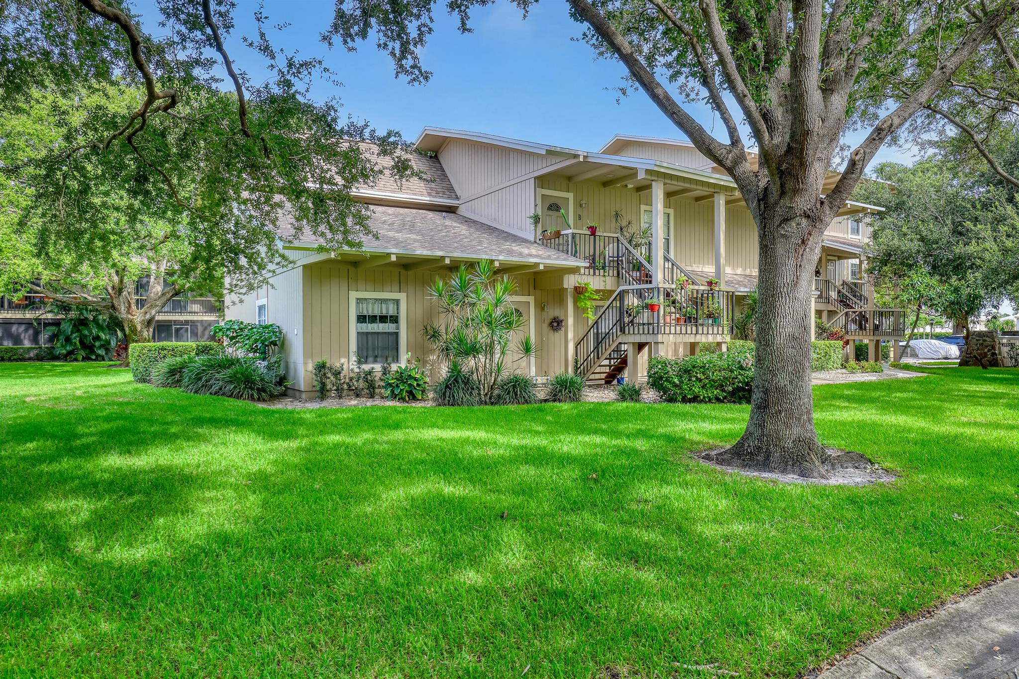 18390 SE Wood Hvn Ln #E Jupiter, FL 33469