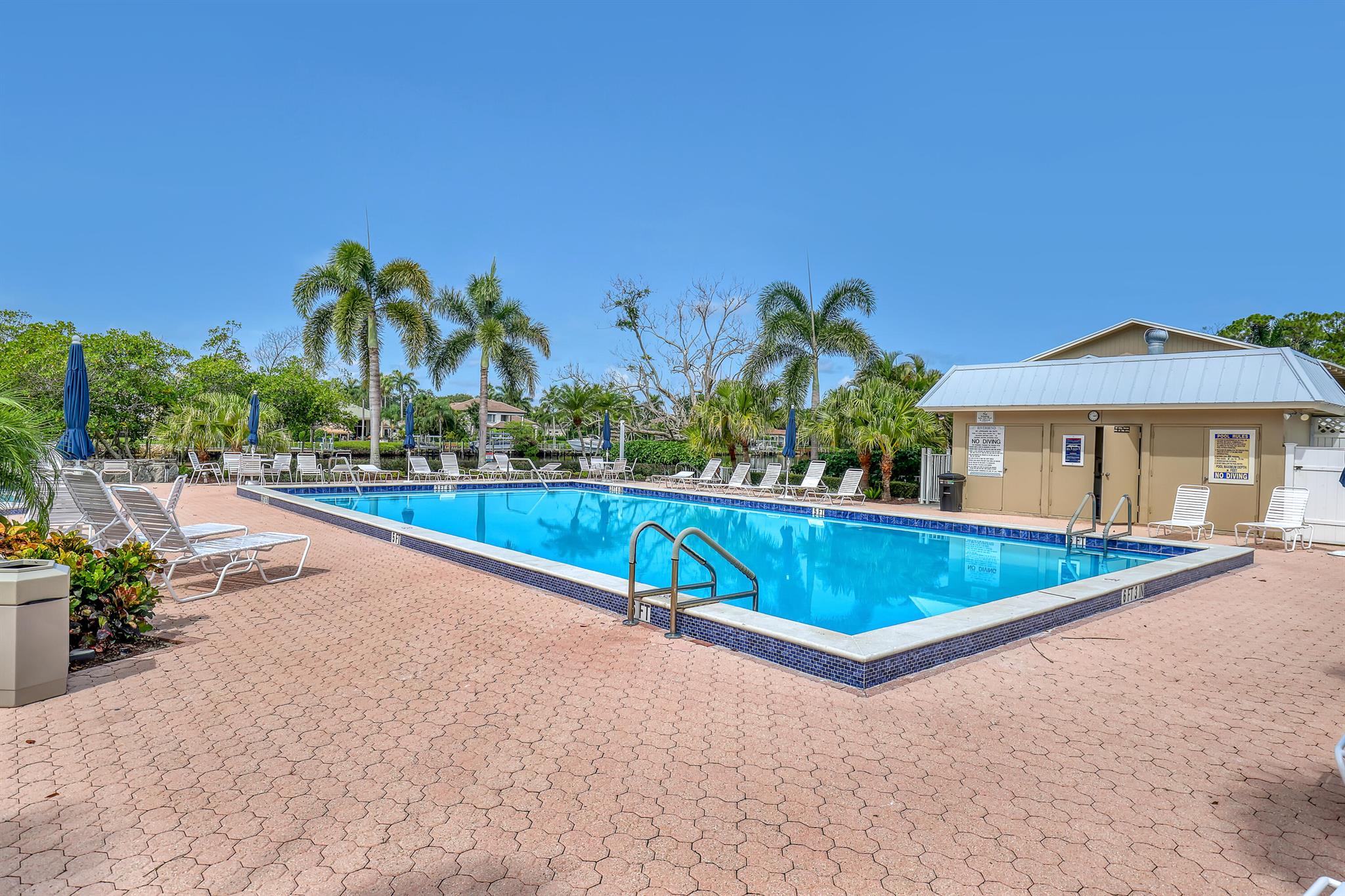 18390 SE Wood Hvn Ln #E Jupiter, FL 33469