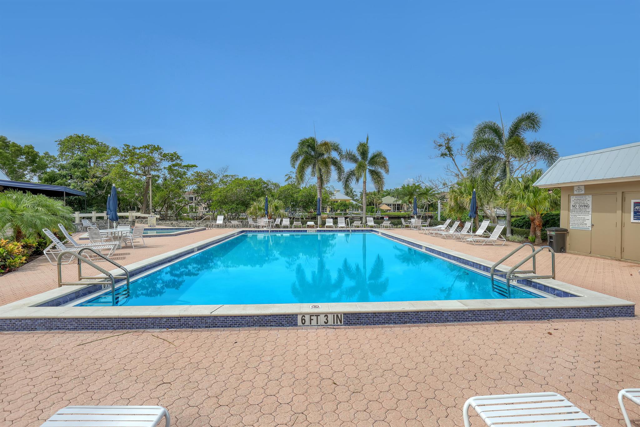 18390 SE Wood Hvn Ln #E Jupiter, FL 33469