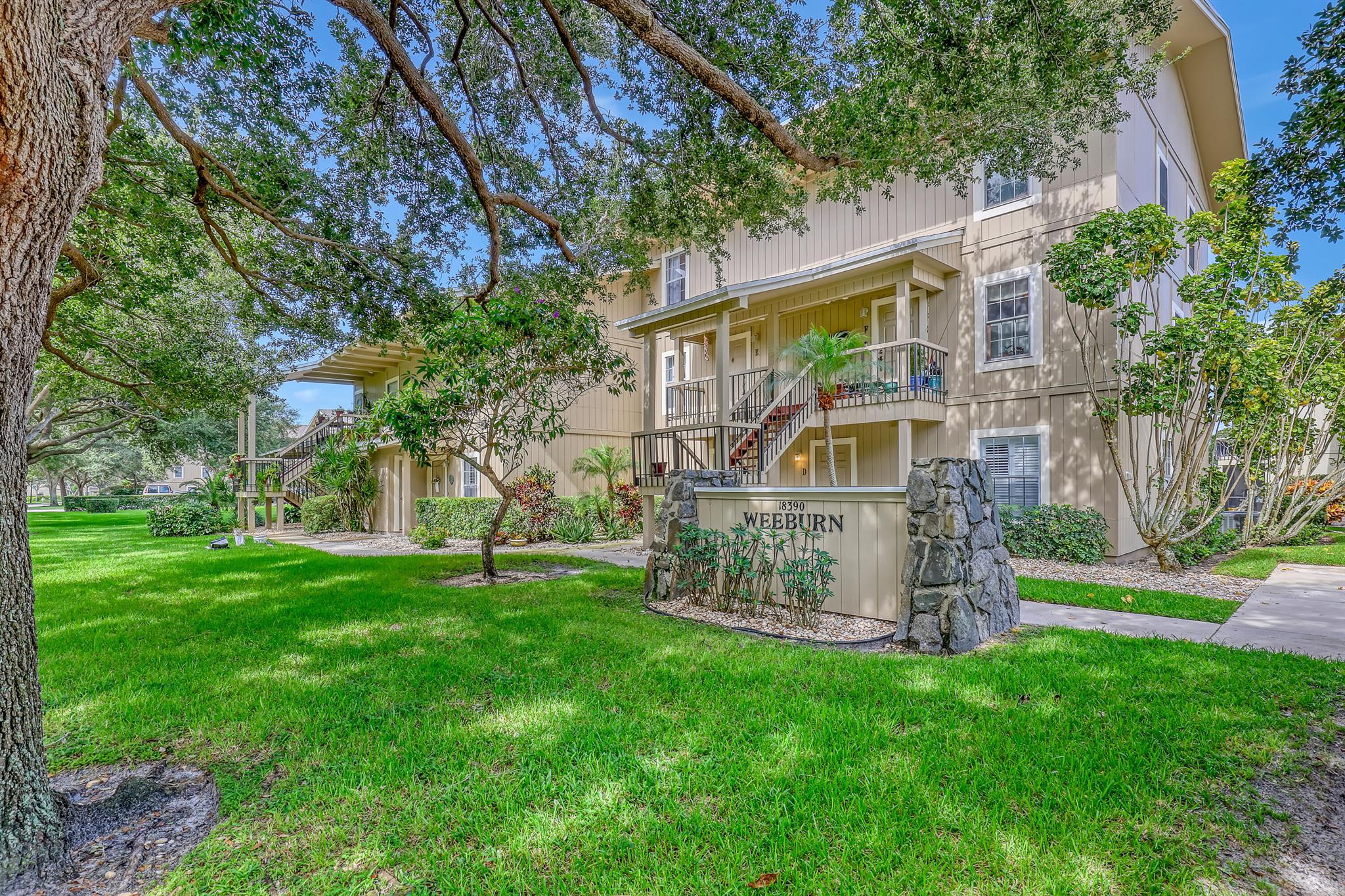 18390 SE Wood Hvn Ln #E Jupiter, FL 33469