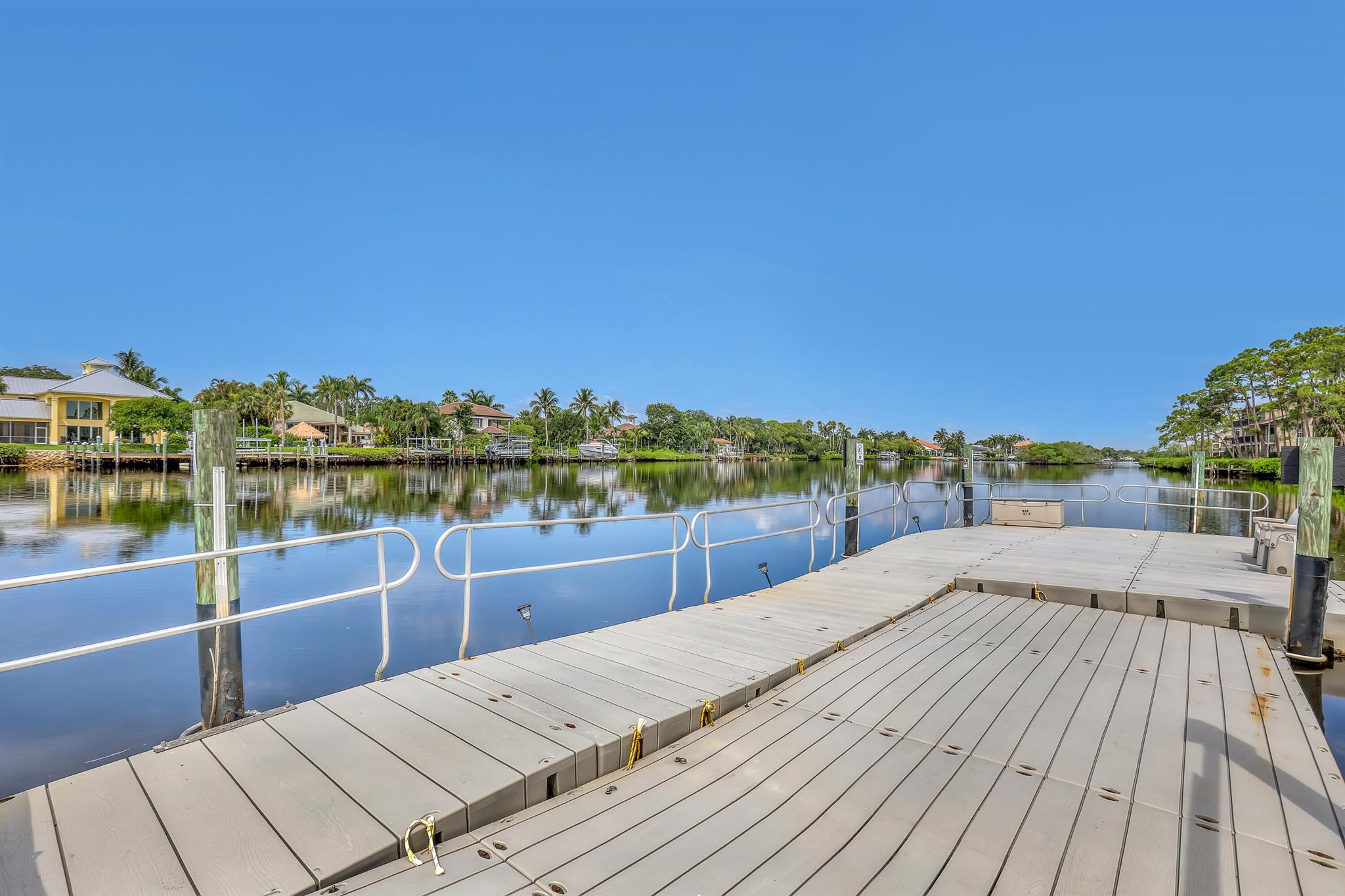 18390 SE Wood Hvn Ln #E Jupiter, FL 33469