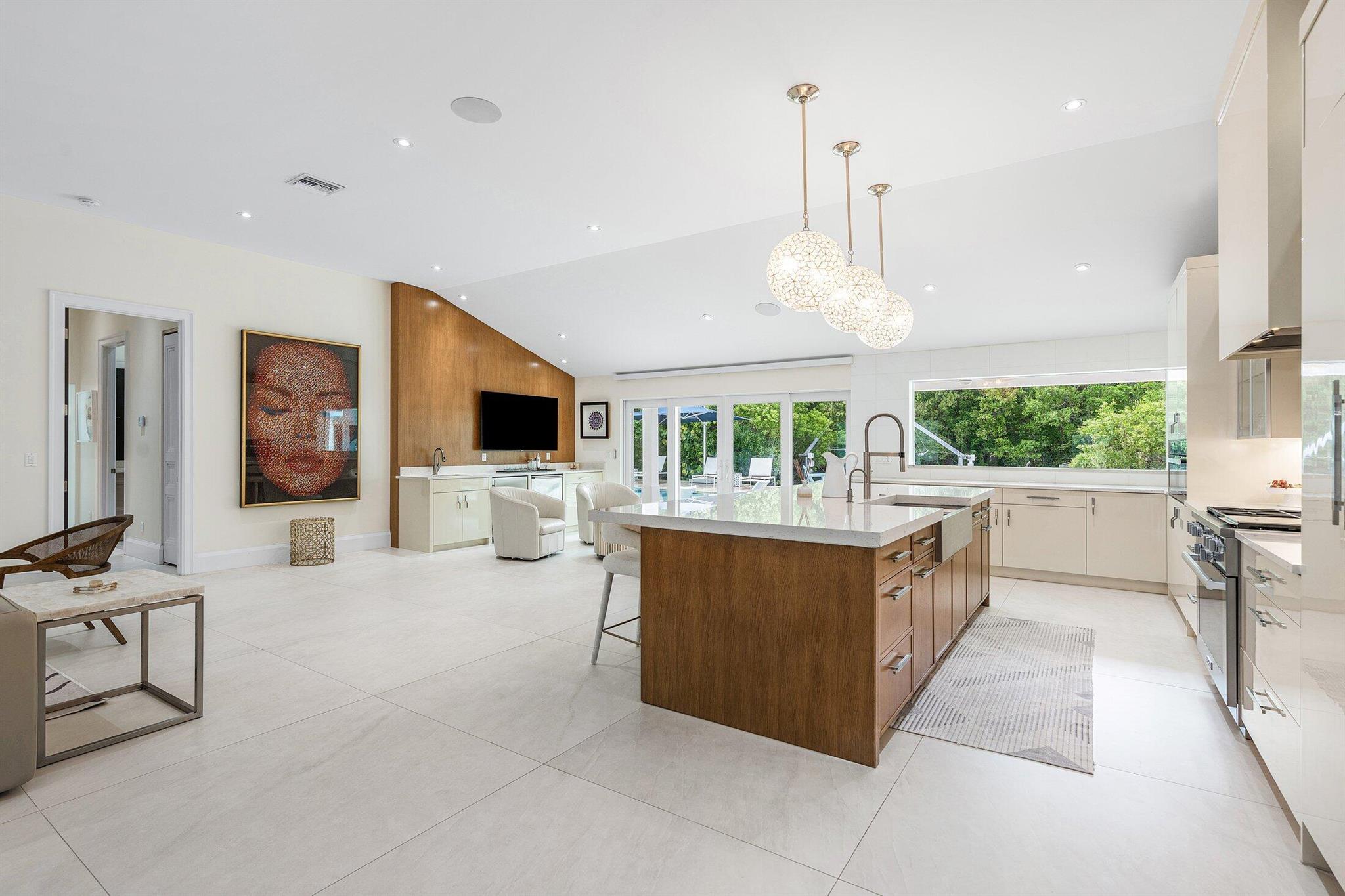 11863 Lake Shr Pl North Palm Beach, FL 33408