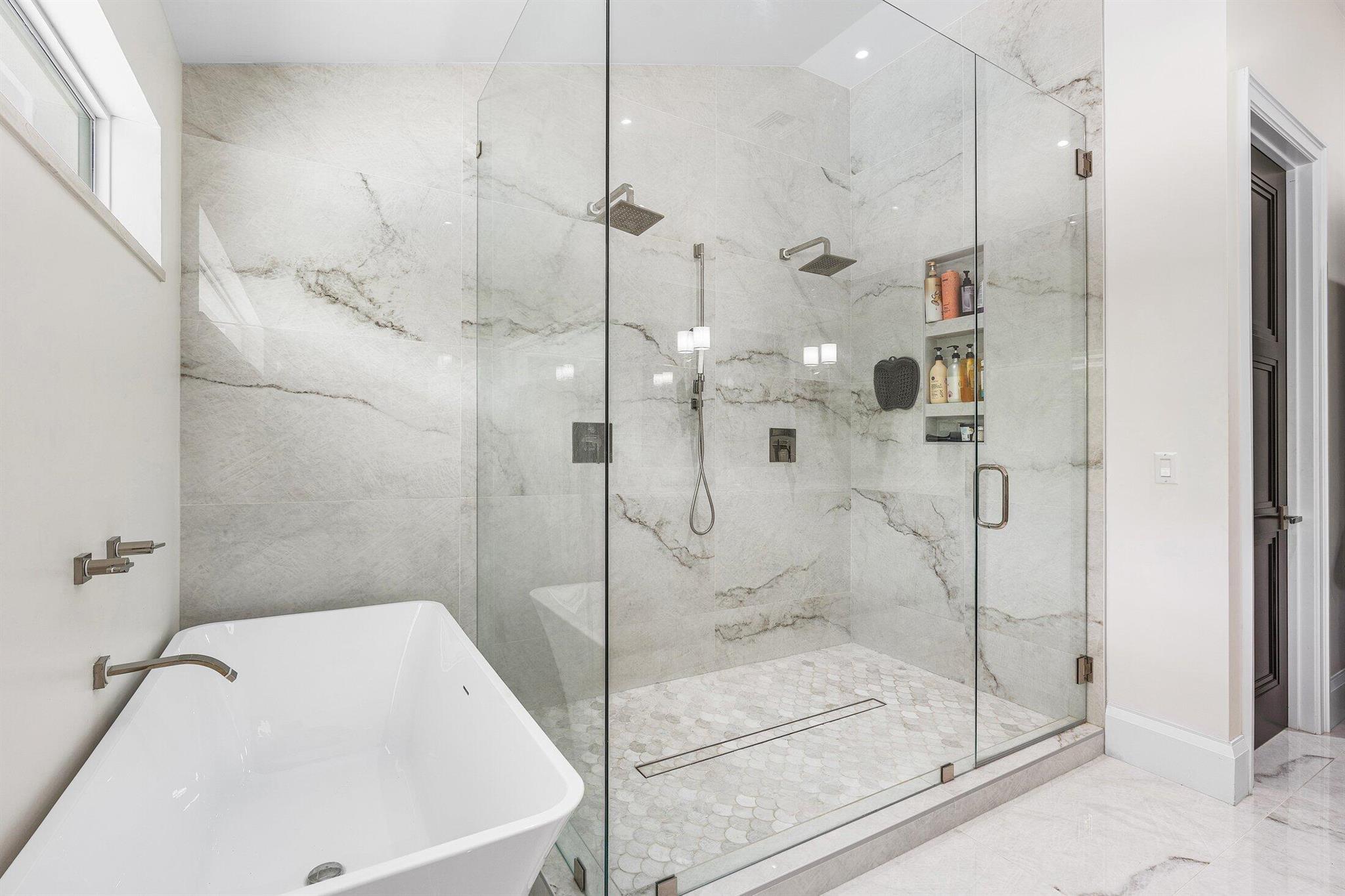 11863 Lake Shr Pl North Palm Beach, FL 33408