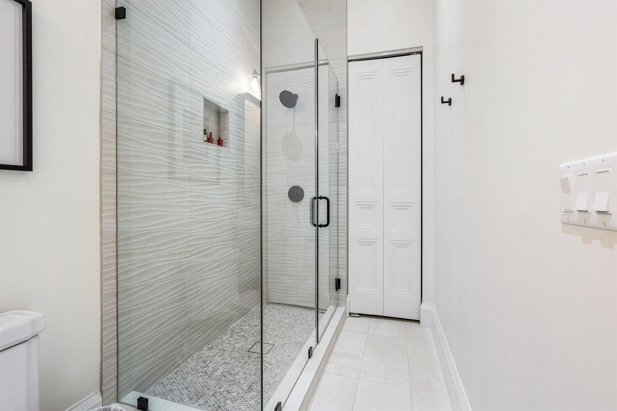 11863 Lake Shr Pl North Palm Beach, FL 33408