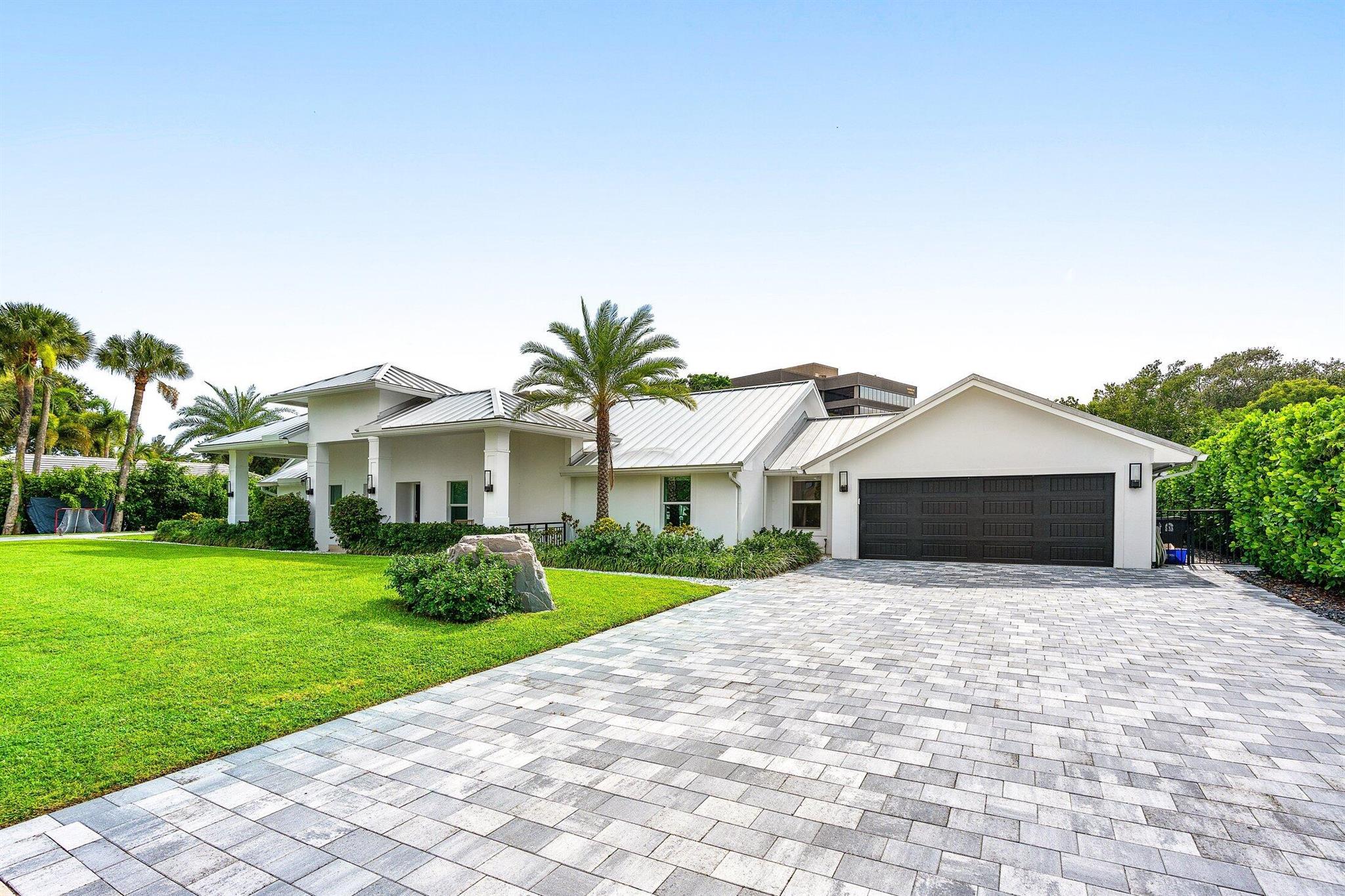 11863 Lake Shr Pl North Palm Beach, FL 33408