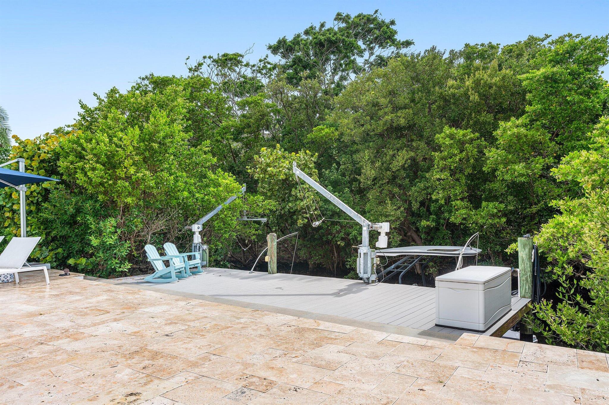 11863 Lake Shr Pl North Palm Beach, FL 33408