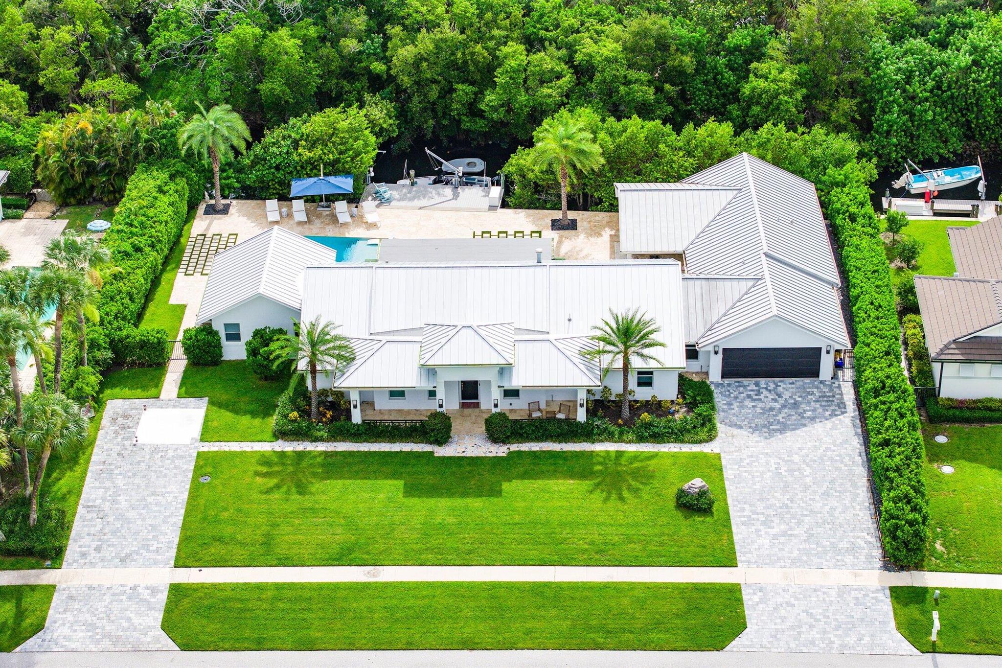 11863 Lake Shr Pl North Palm Beach, FL 33408