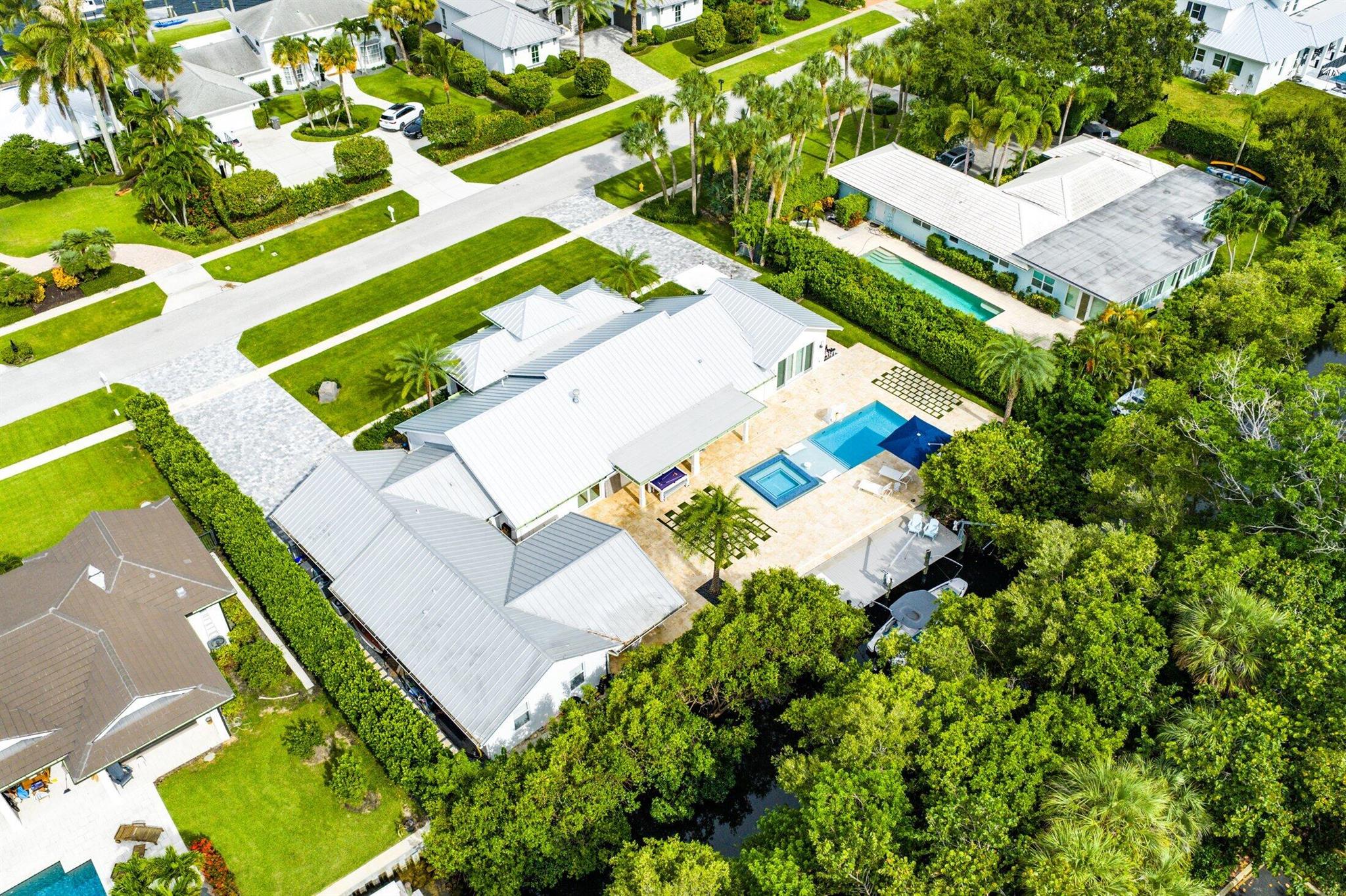 11863 Lake Shr Pl North Palm Beach, FL 33408