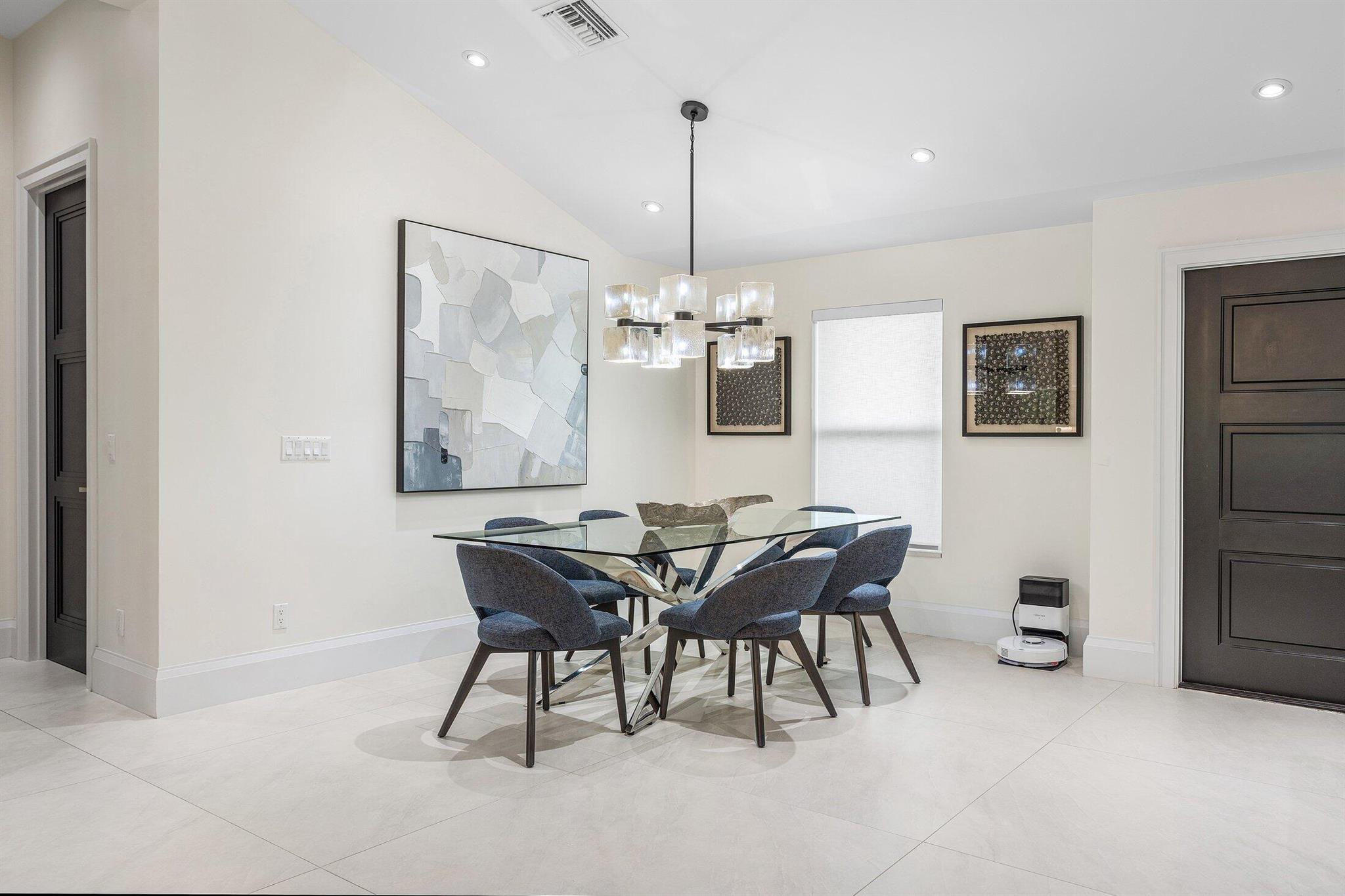 11863 Lake Shr Pl North Palm Beach, FL 33408