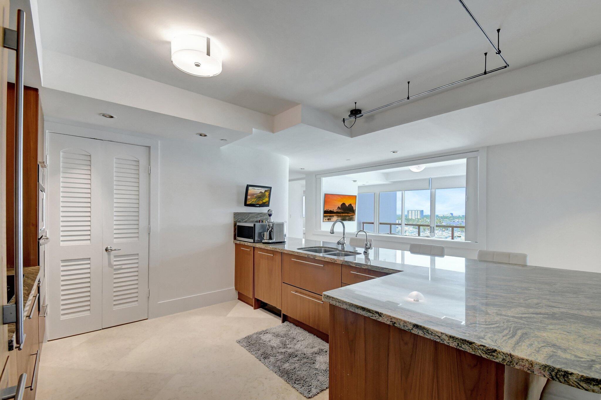 1200 Holiday Dr #1001 Fort Lauderdale, FL 33316