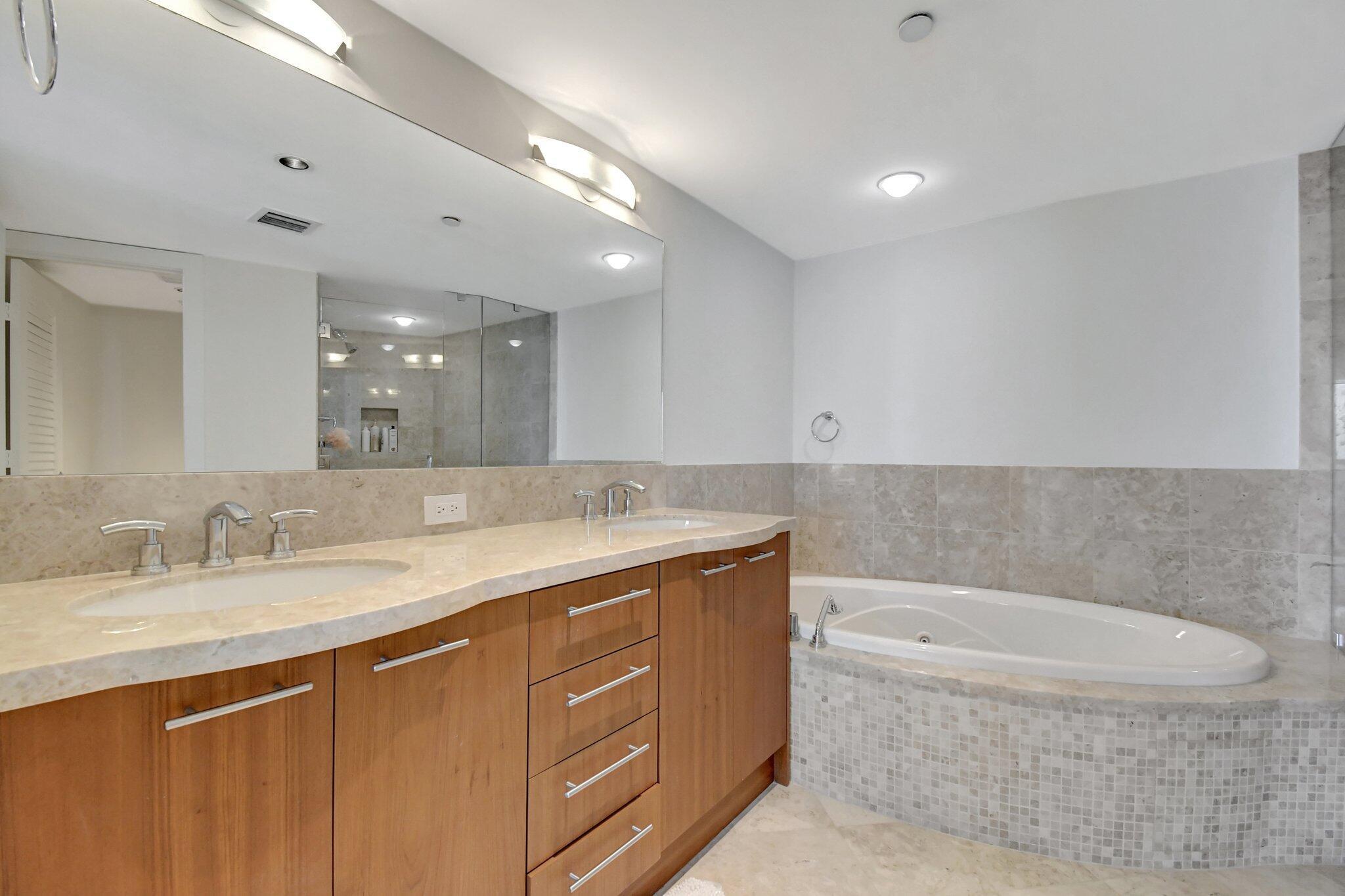 1200 Holiday Dr #1001 Fort Lauderdale, FL 33316