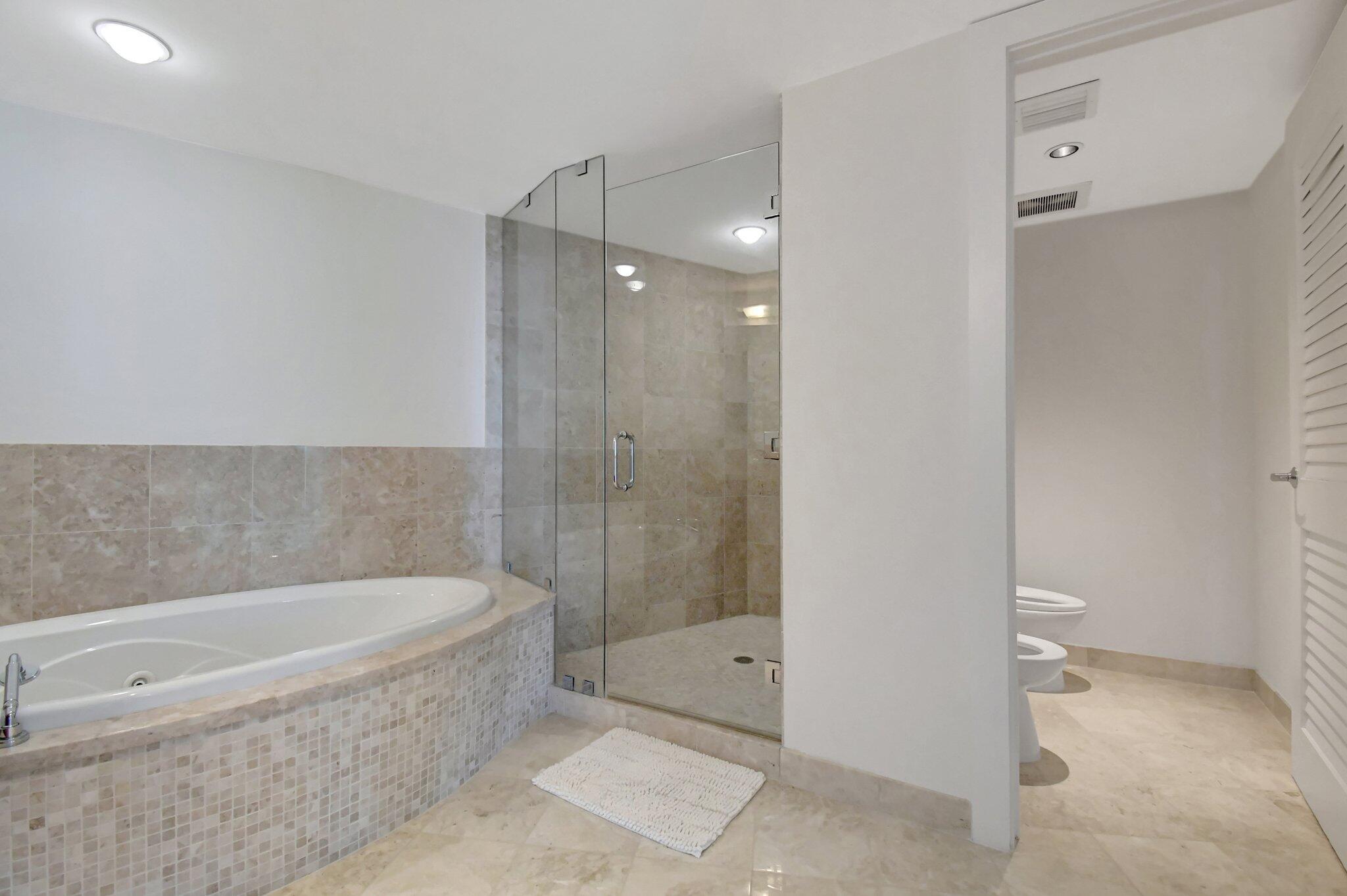 1200 Holiday Dr #1001 Fort Lauderdale, FL 33316