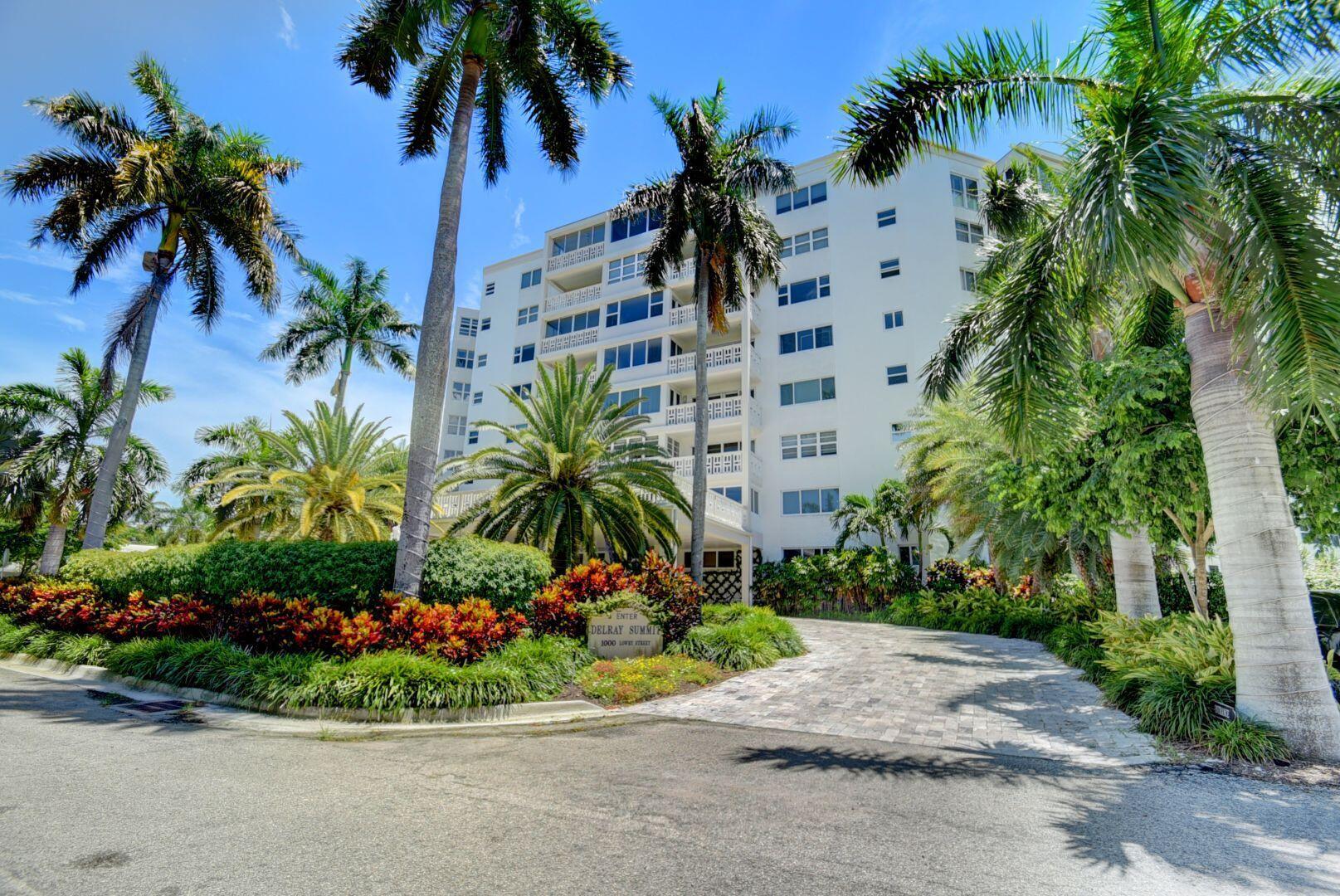 1000 Lowry St #7h